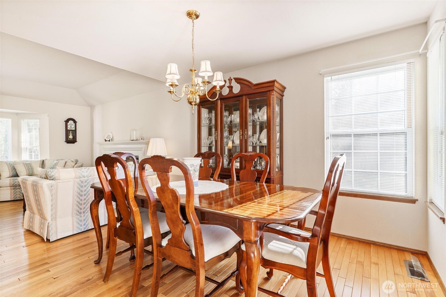 782 NW Apple Blossom Loop