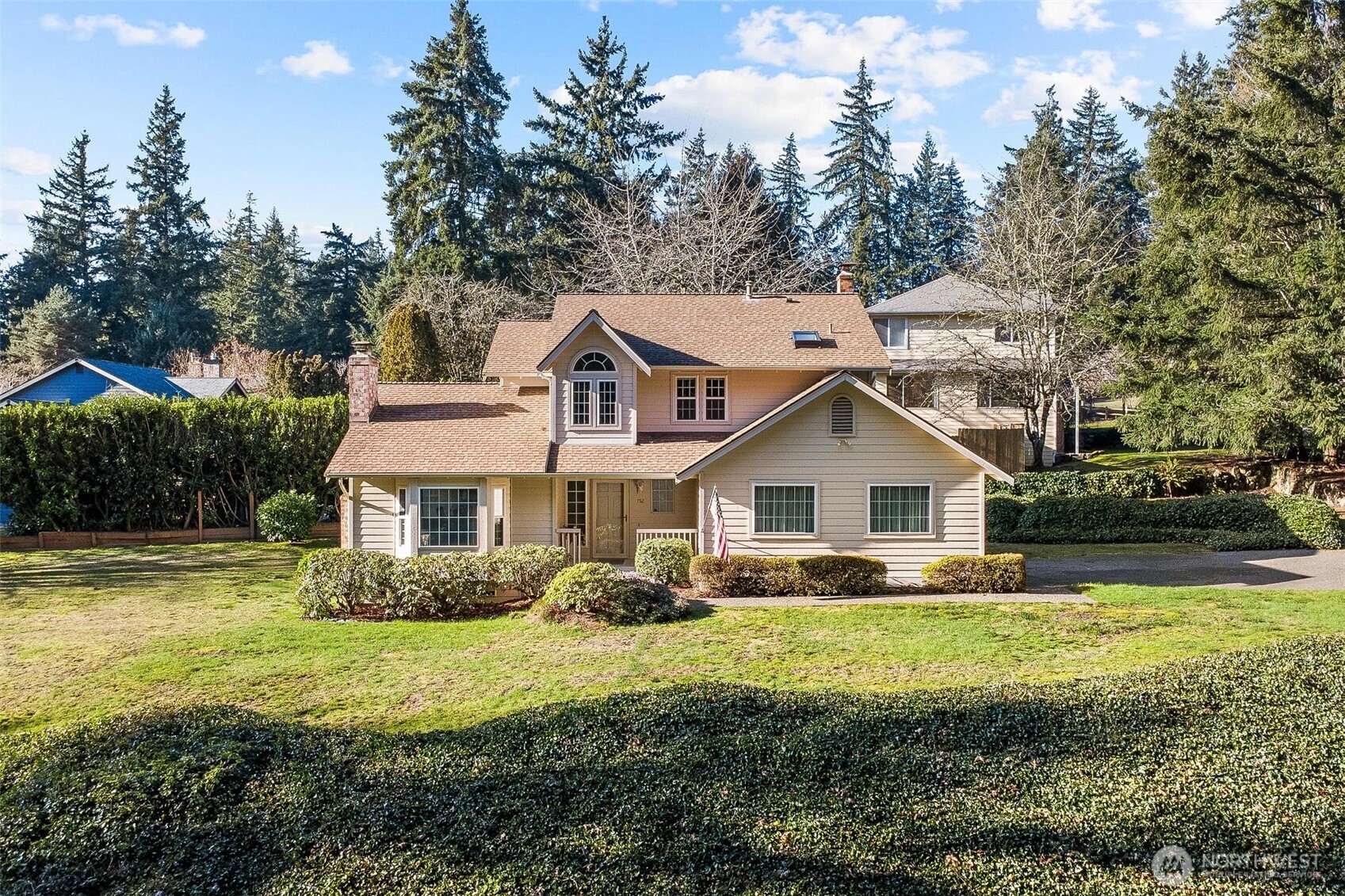 782 NW Apple Blossom Loop