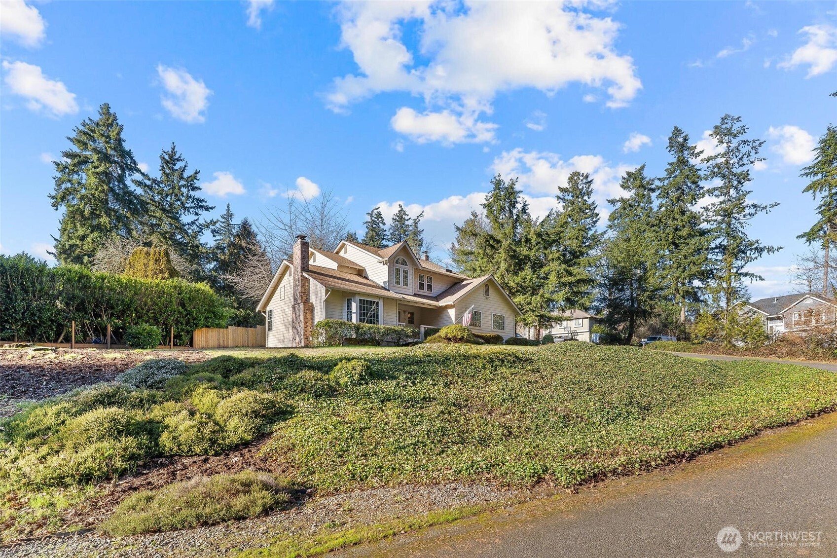 782 NW Apple Blossom Loop