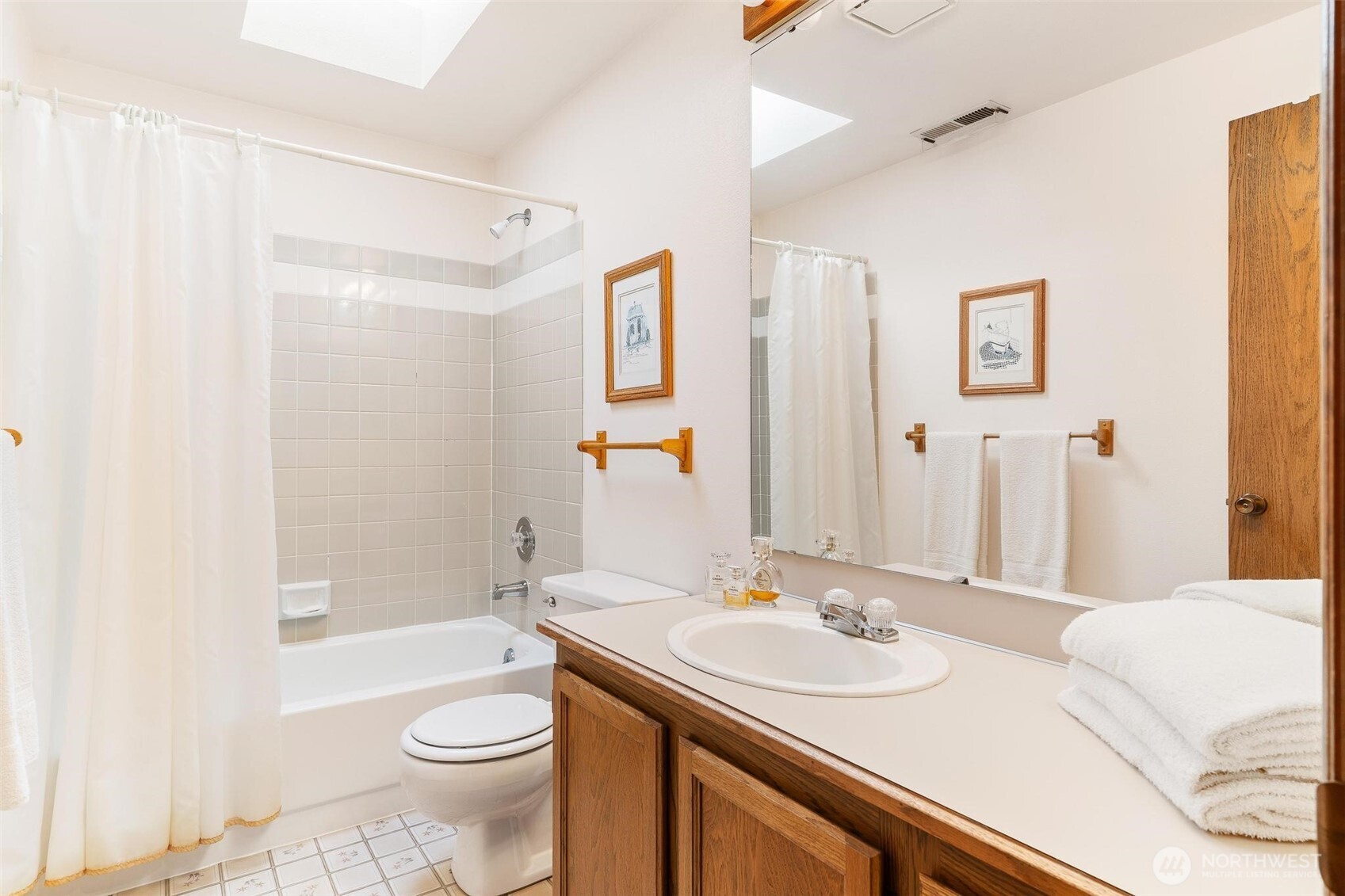 782 NW Apple Blossom Loop