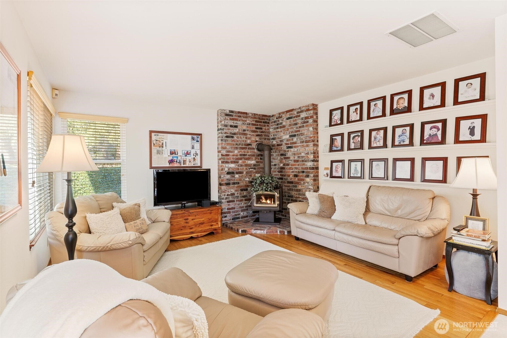 782 NW Apple Blossom Loop