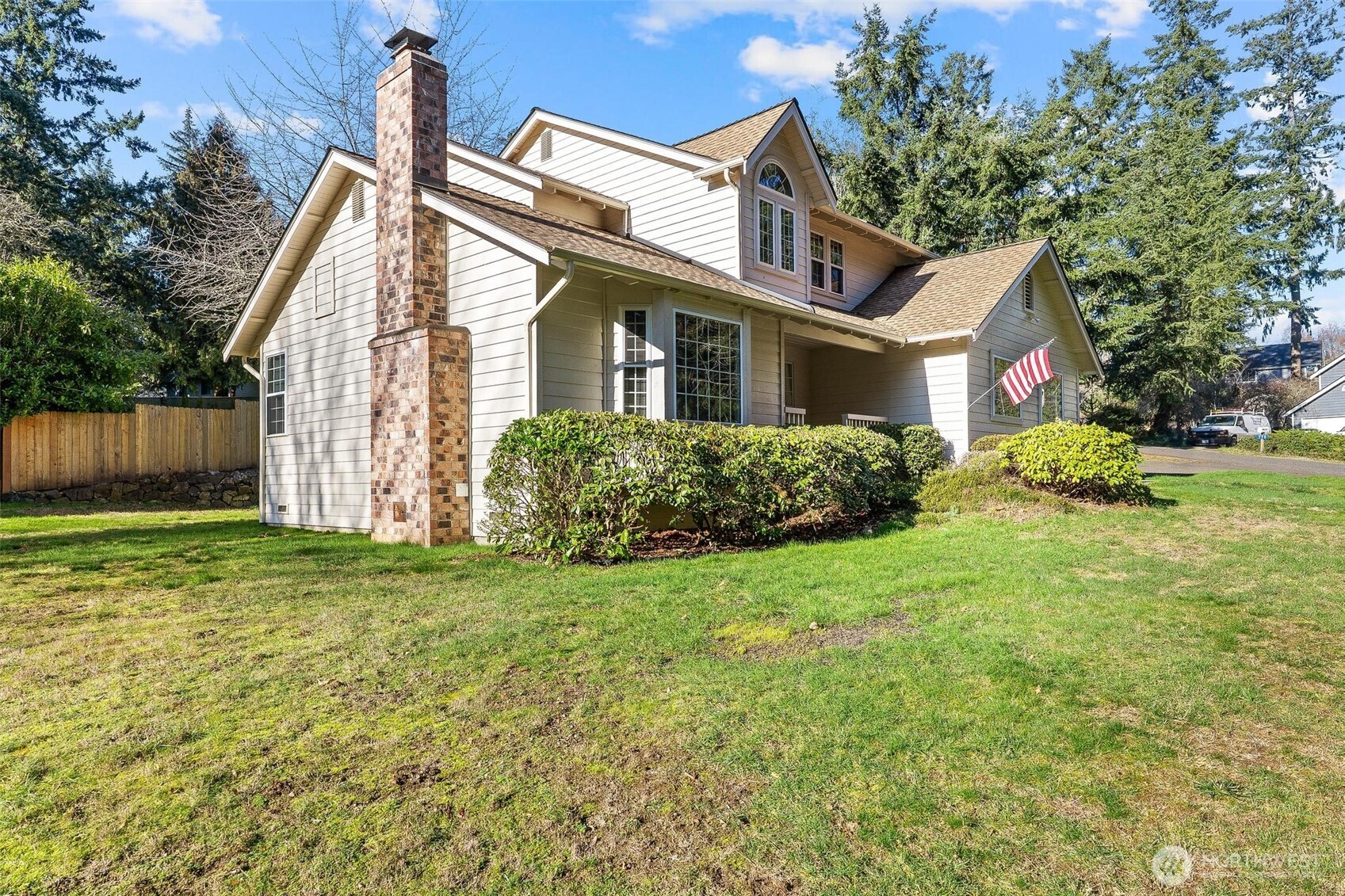 782 NW Apple Blossom Loop