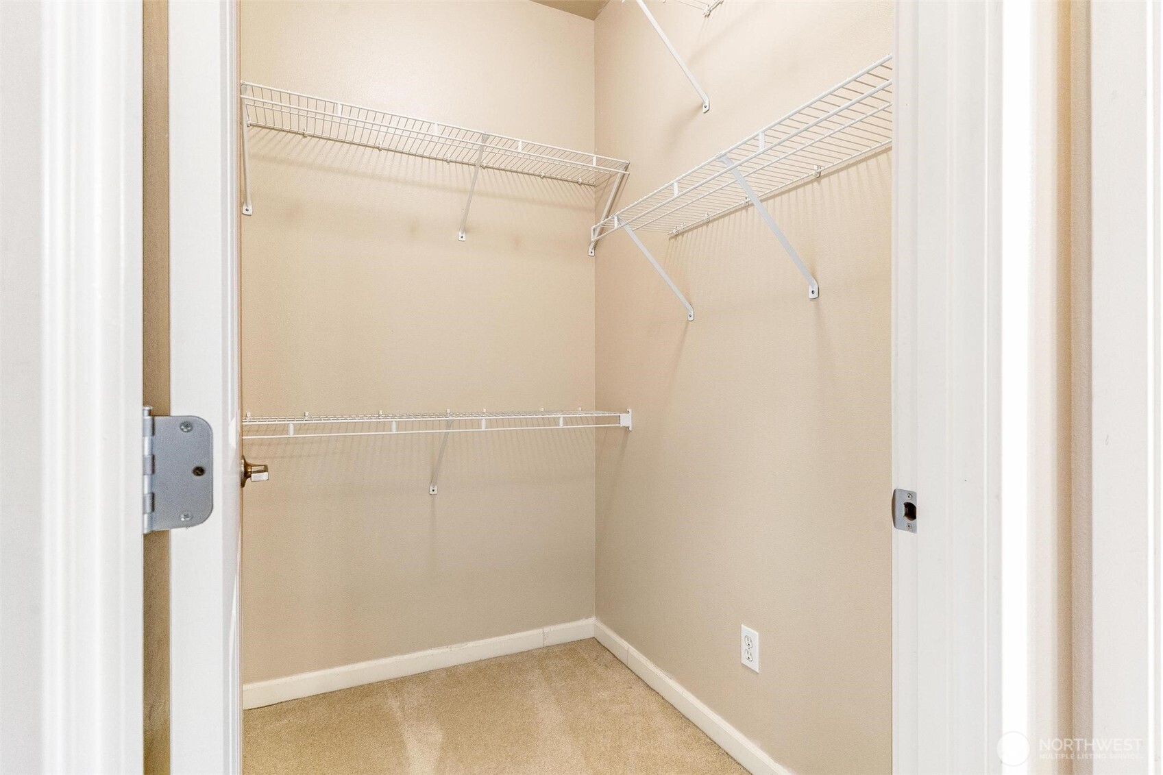 10700 SE 260th Unit: R104