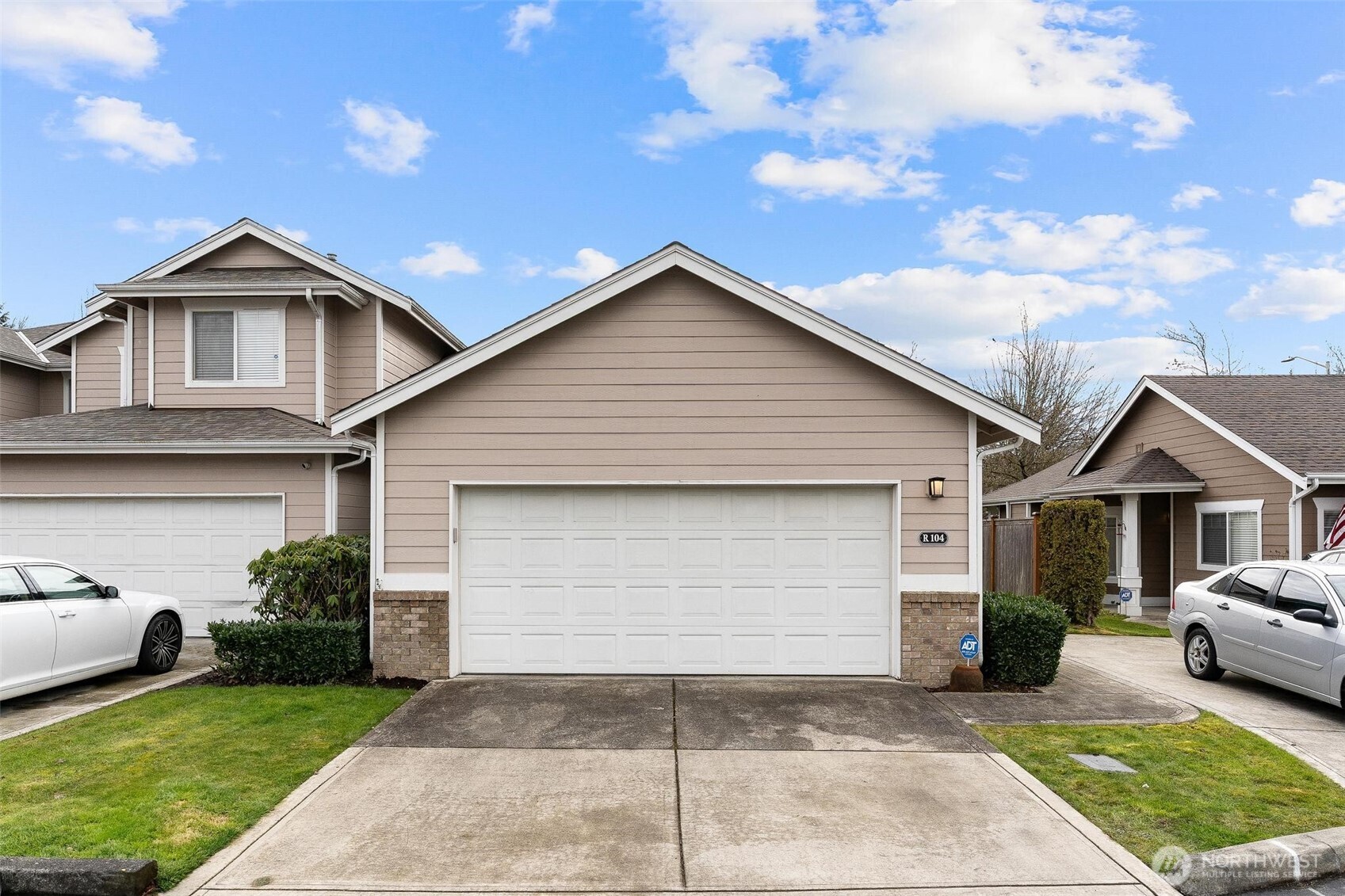 10700 SE 260th Unit: R104