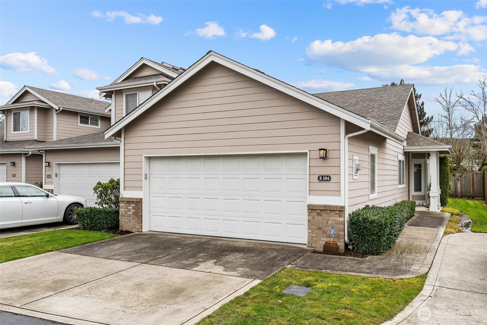 10700 SE 260th Unit: R104