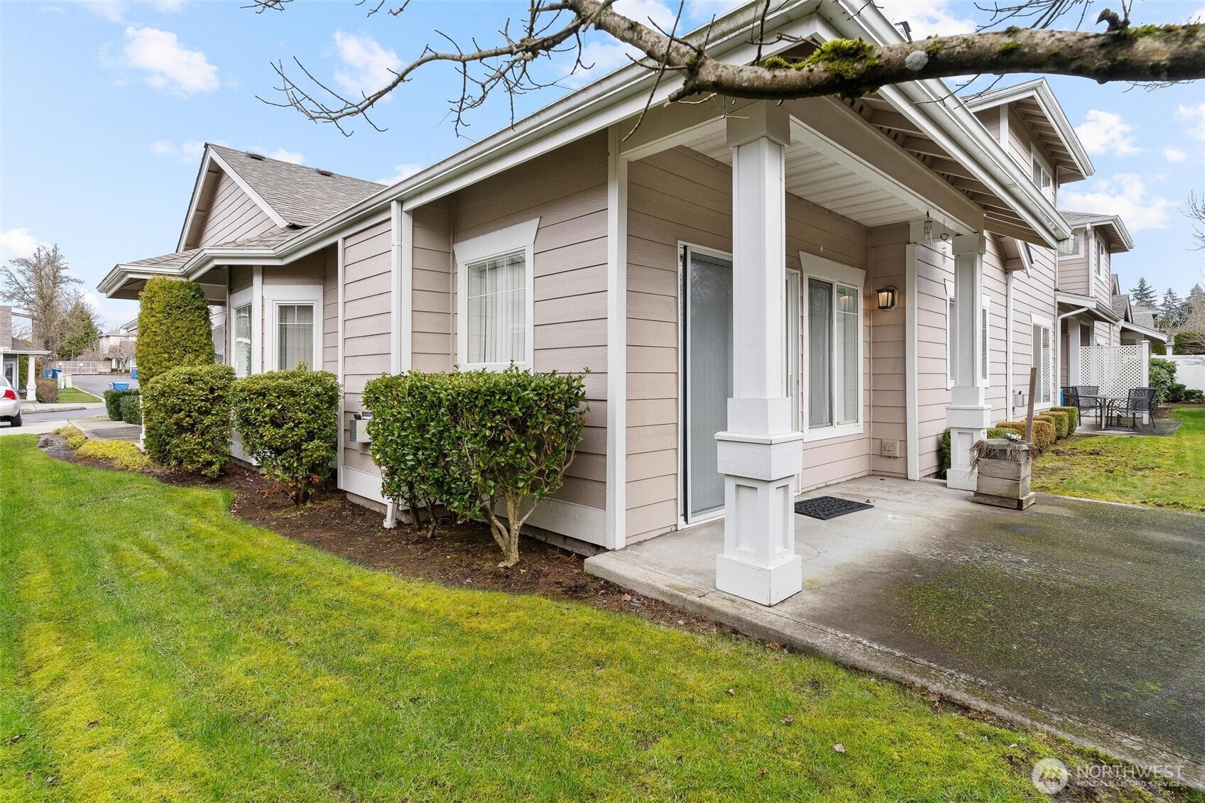10700 SE 260th Unit: R104