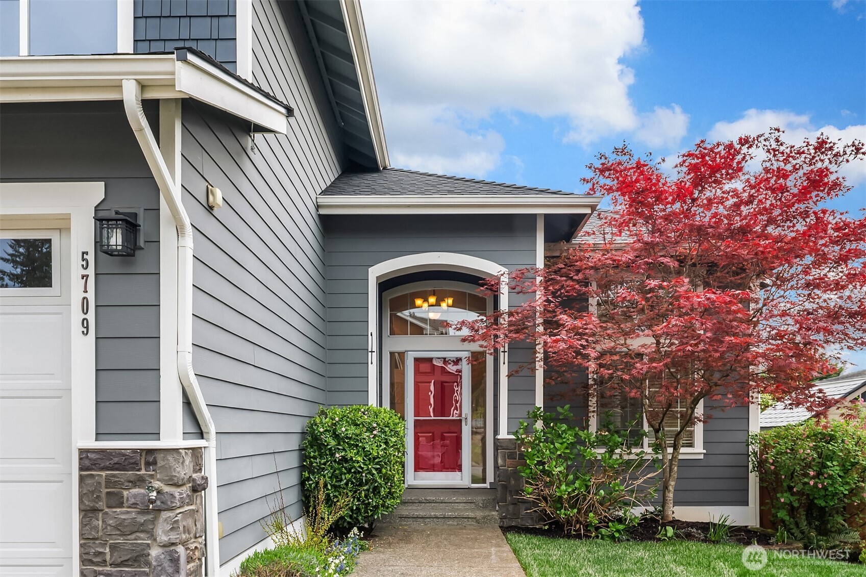 5709 NE 3rd Place
