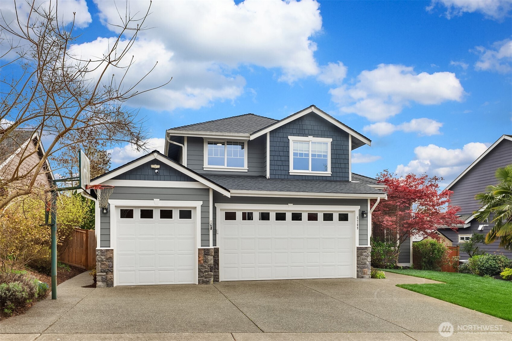 5709 NE 3rd Place