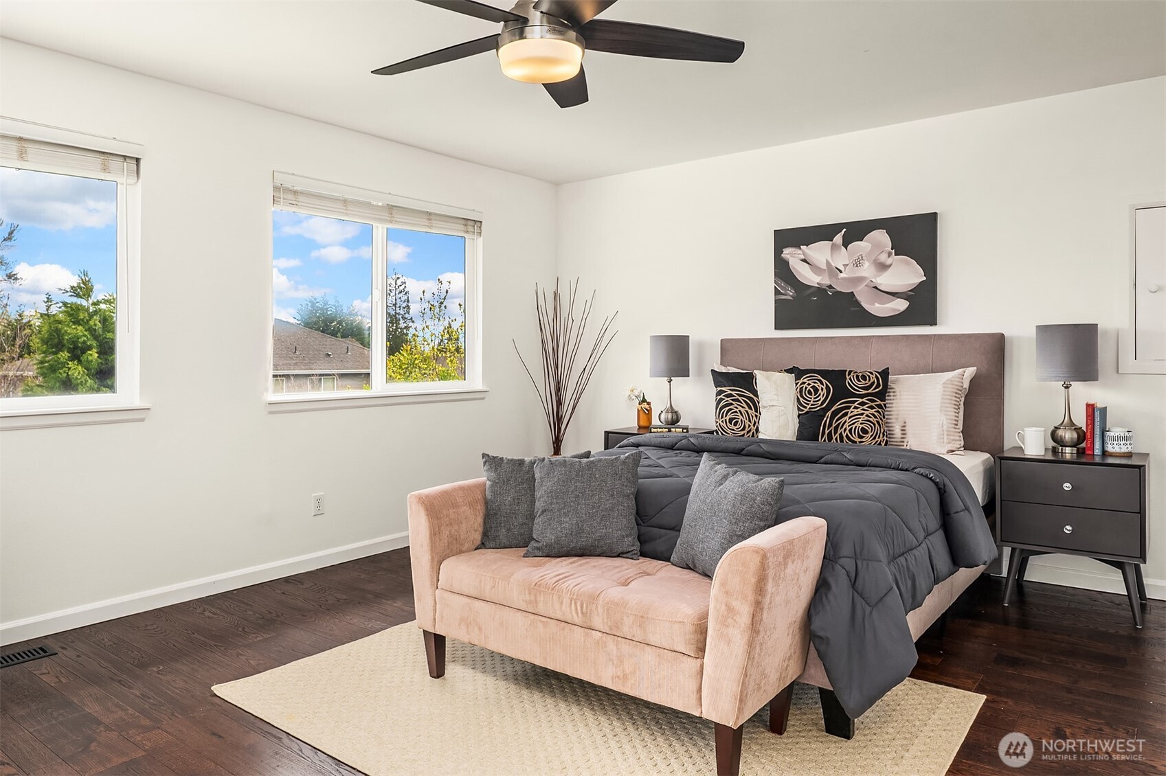 5709 NE 3rd Place