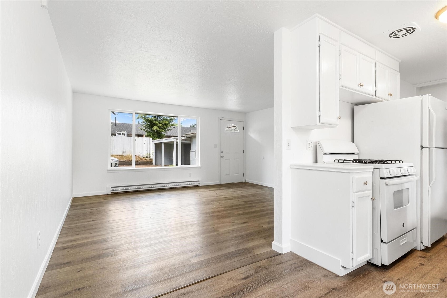 9221 -9223 North Lake Drive SW