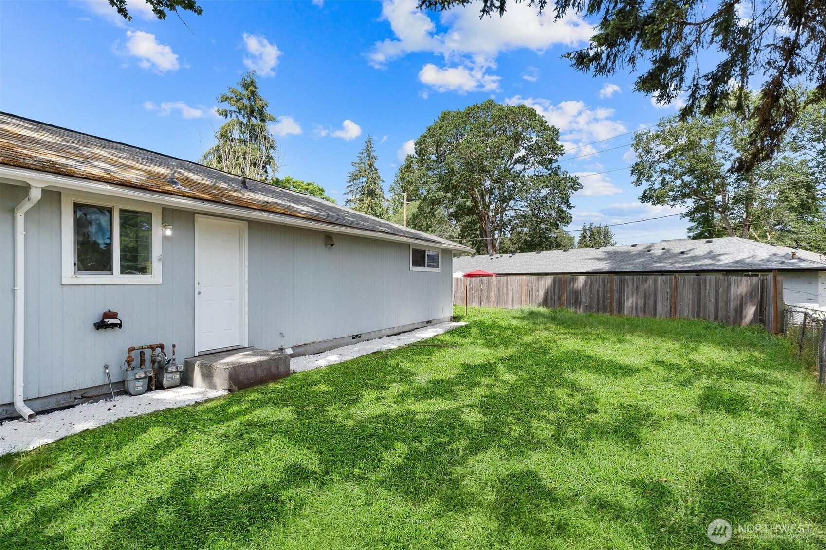 9221 -9223 North Lake Drive SW