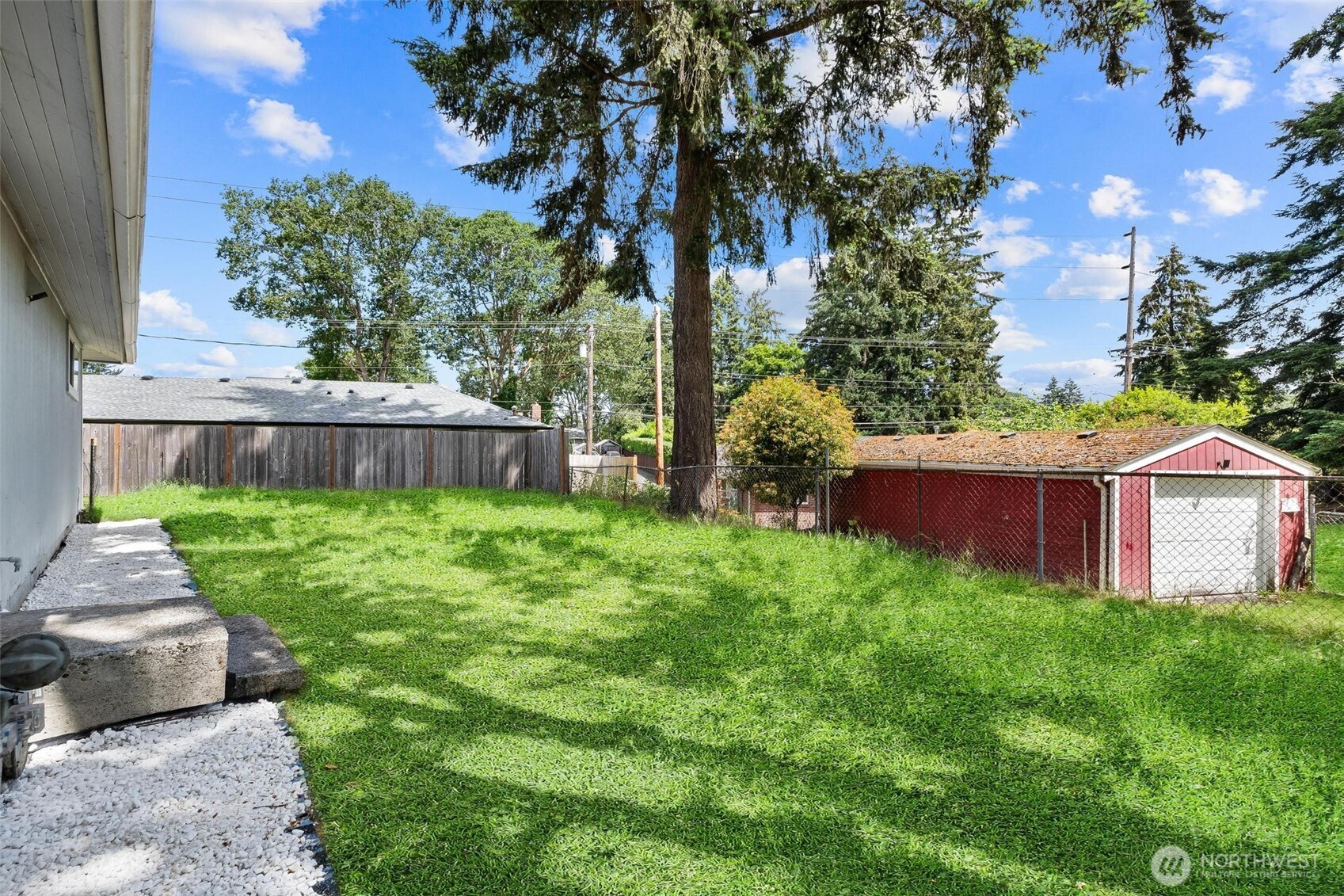 9221 -9223 North Lake Drive SW