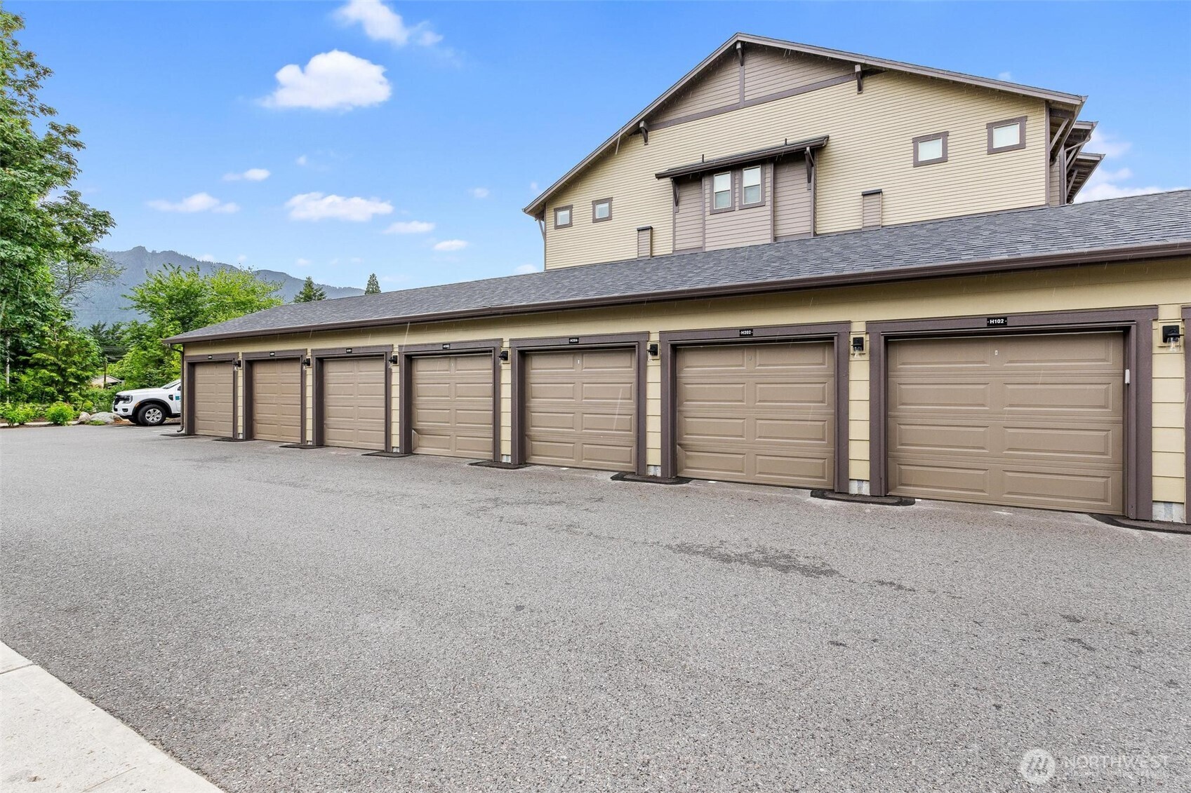 1845 SE 12th Place Unit: H-204