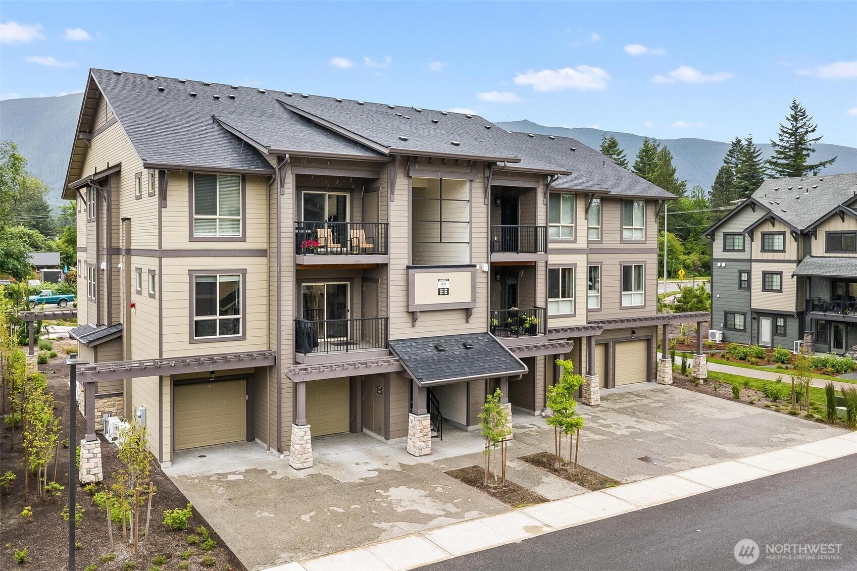 1845 SE 12th Place Unit: H-204
