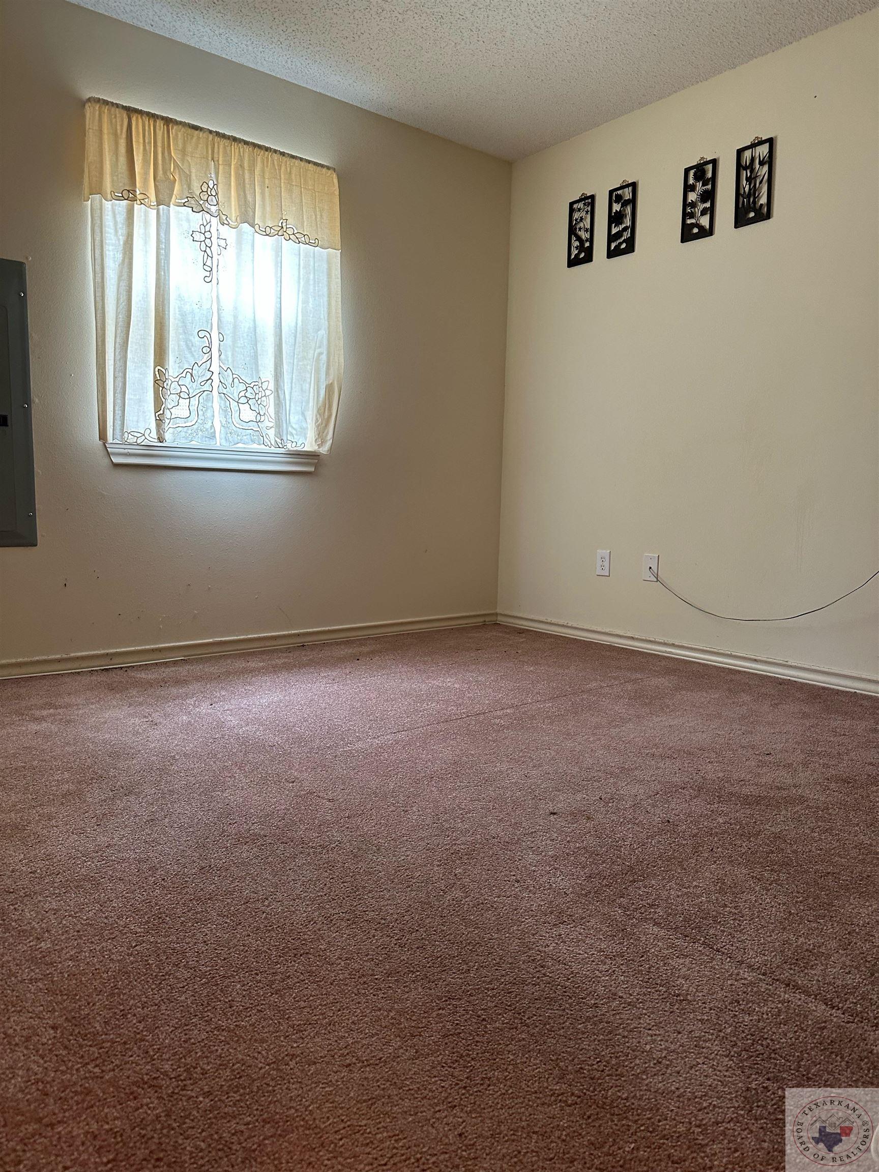 919 W Grizzley