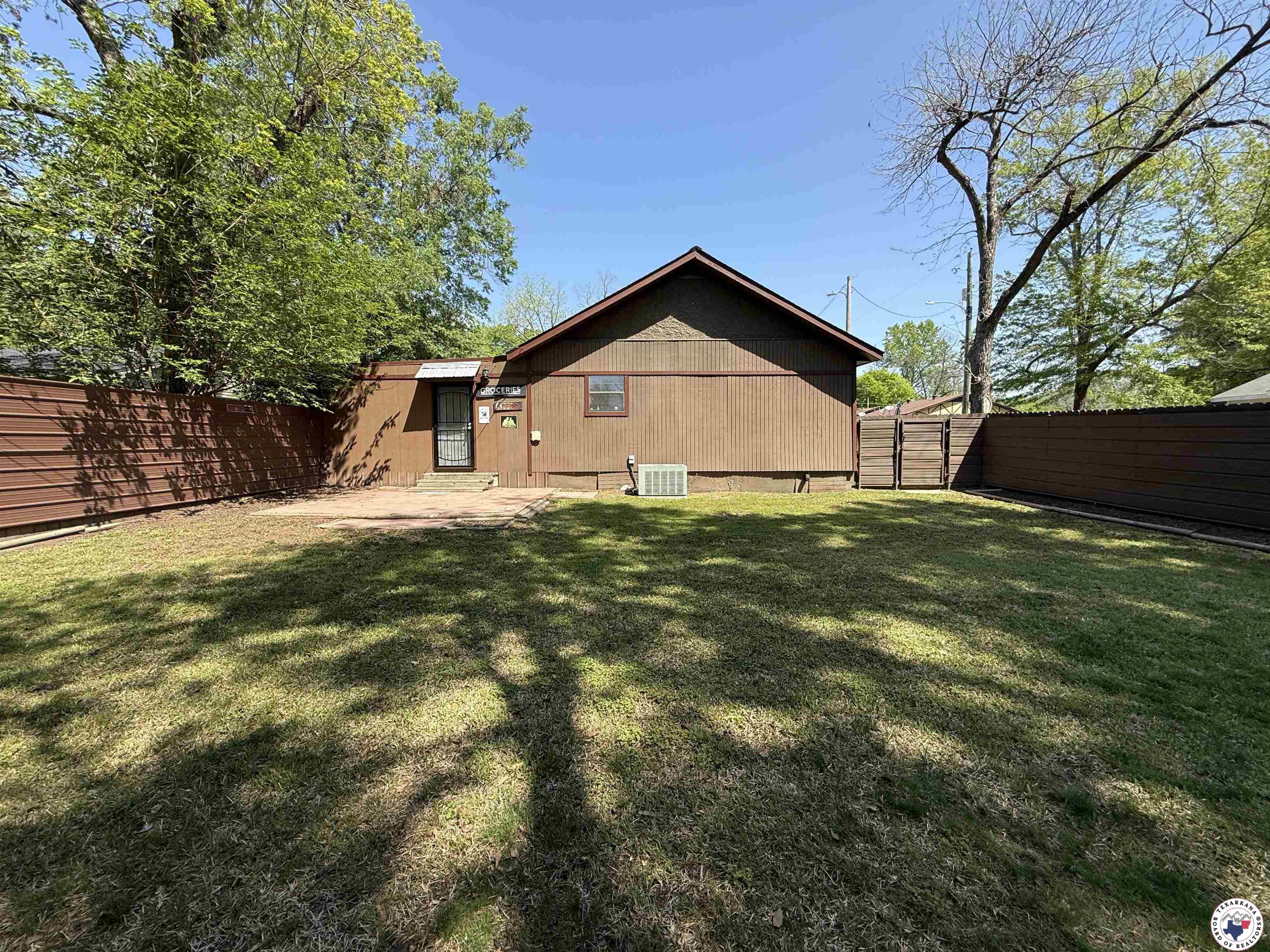 620 E 27th