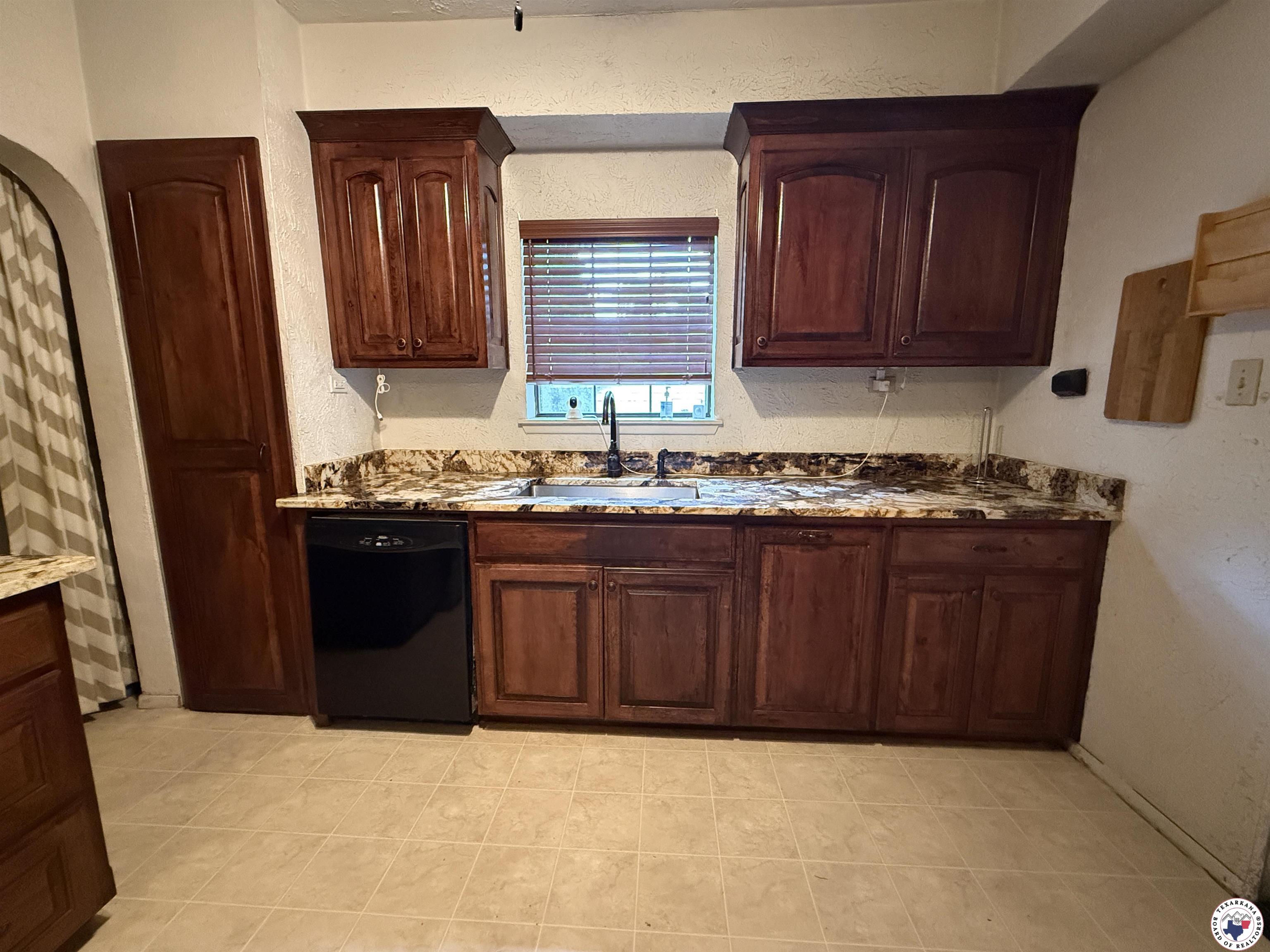 620 E 27th
