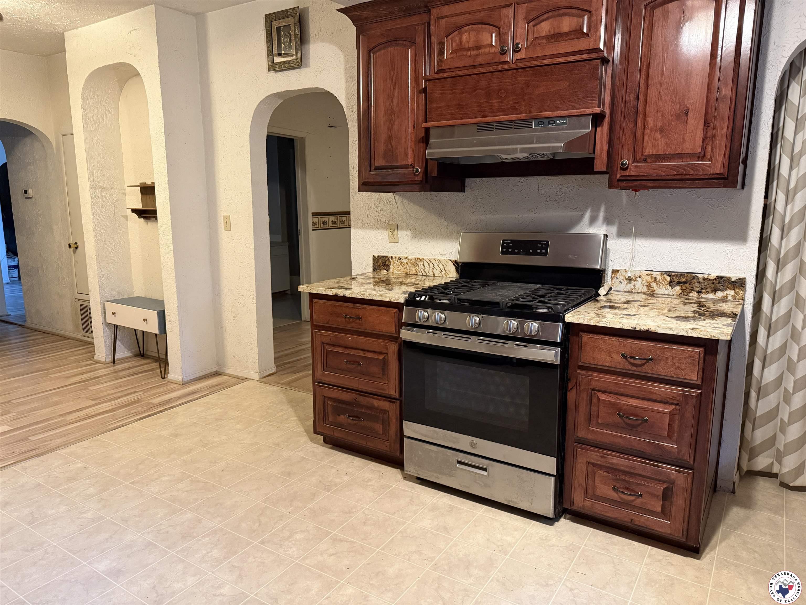 620 E 27th