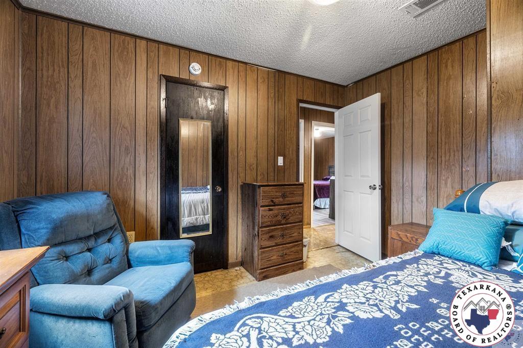 203 Pleasant Valley