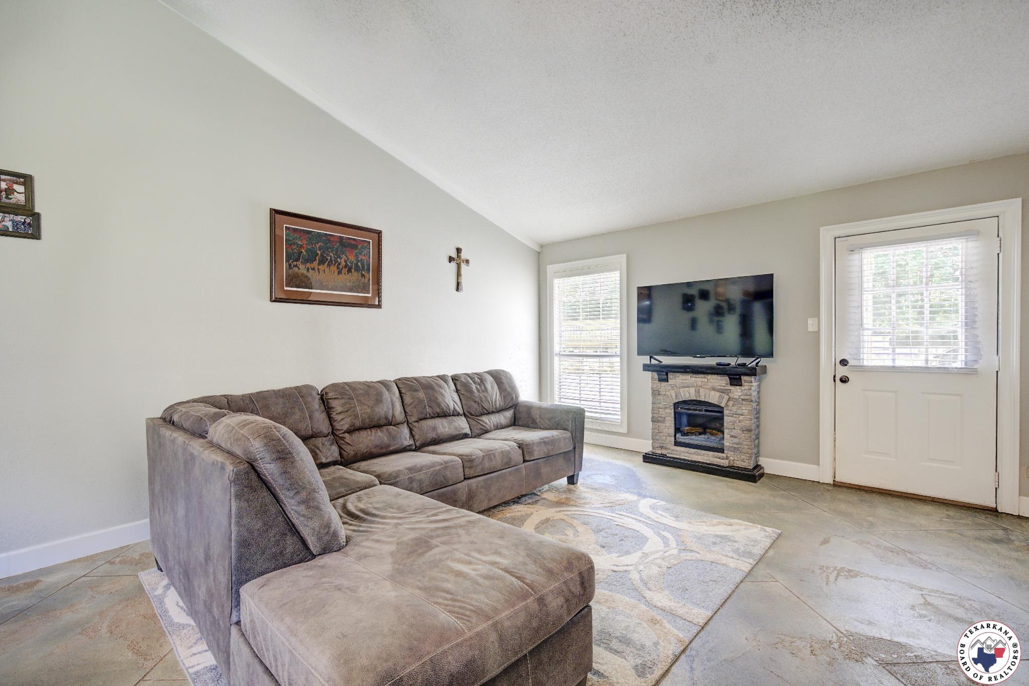 13 Timberlane St