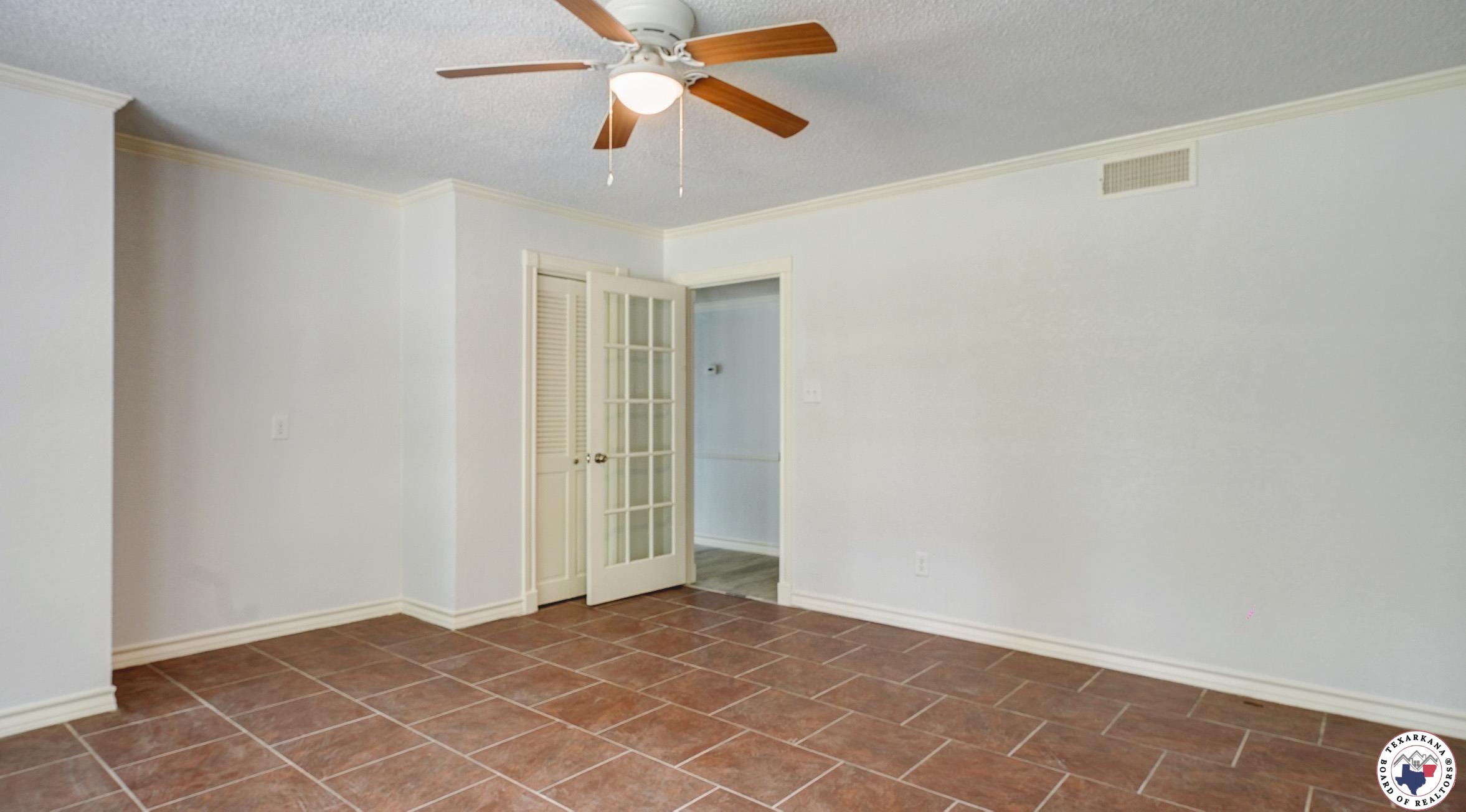 2607 Lonnie