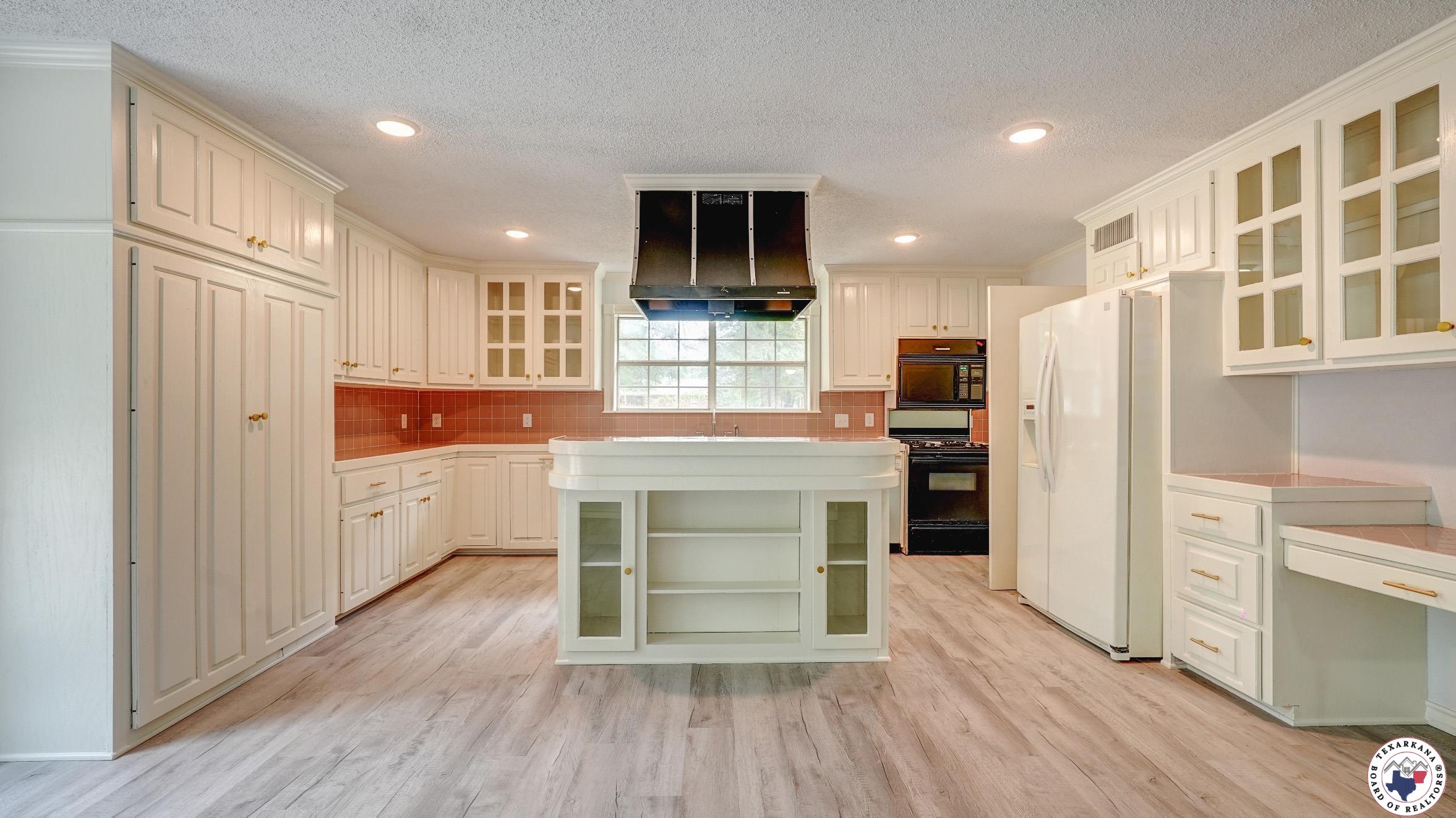 2607 Lonnie