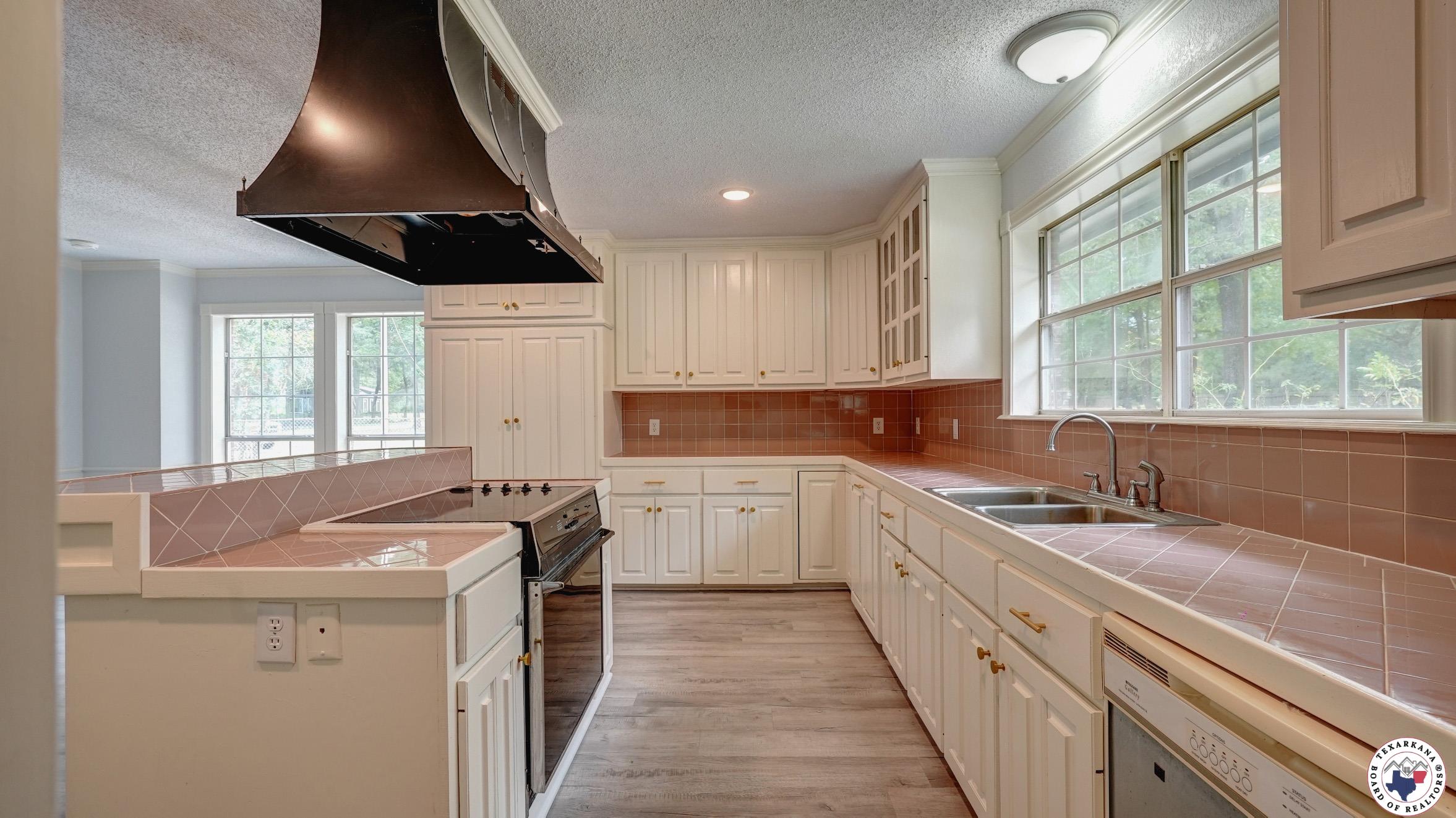 2607 Lonnie