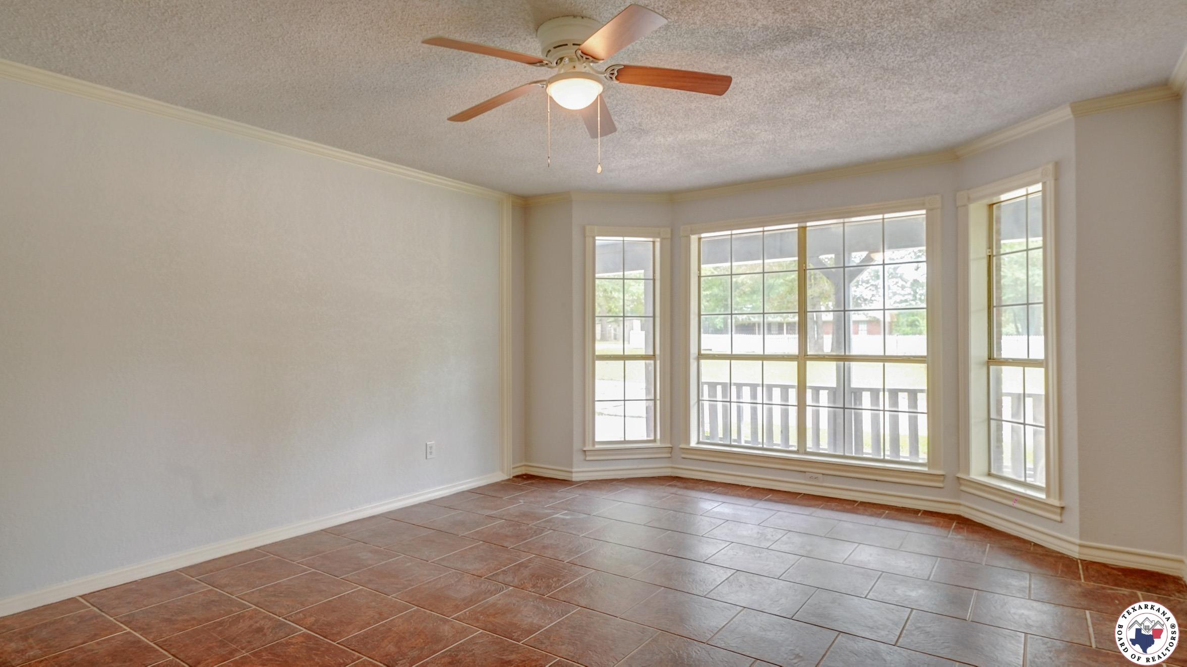 2607 Lonnie