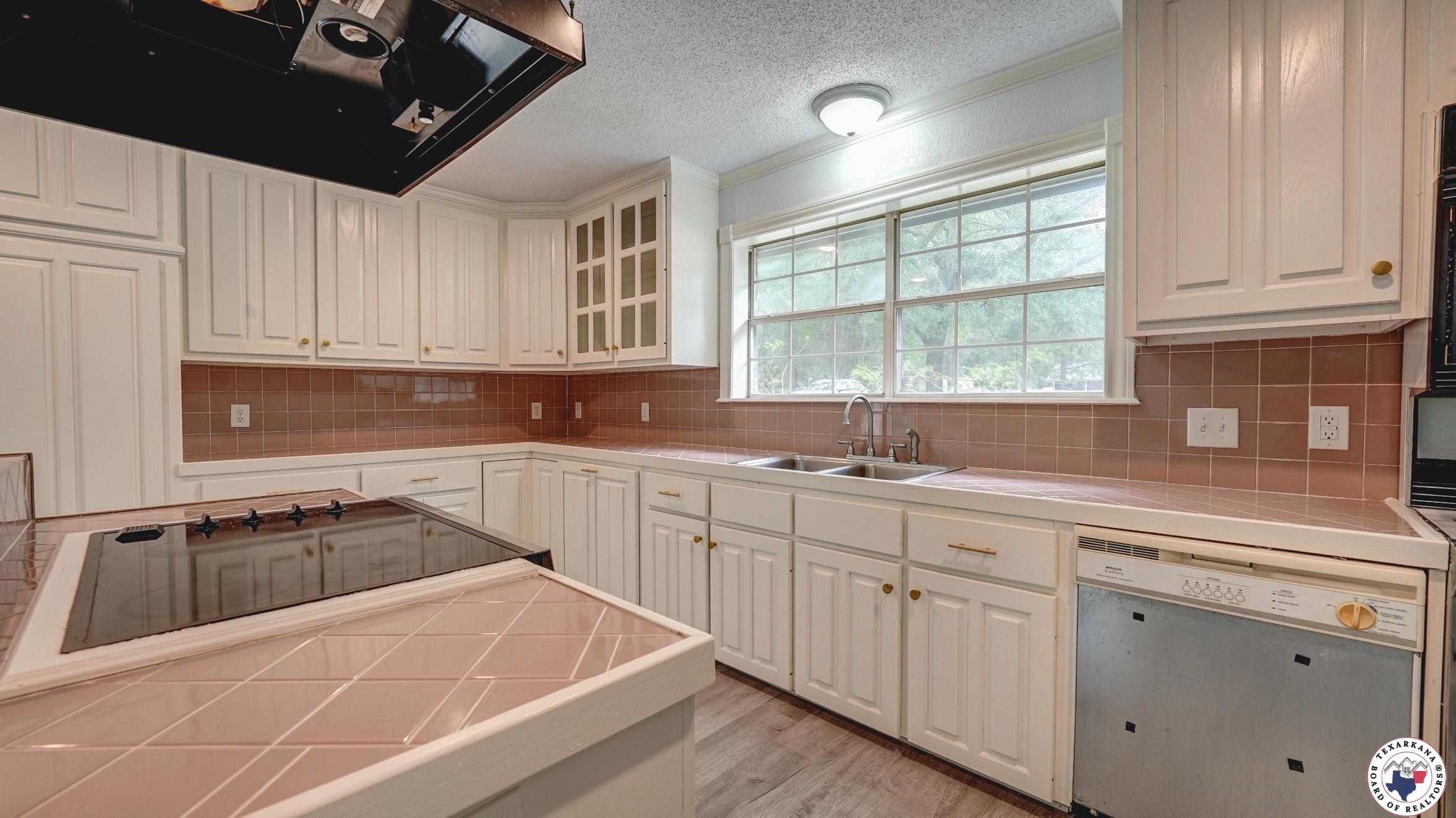2607 Lonnie