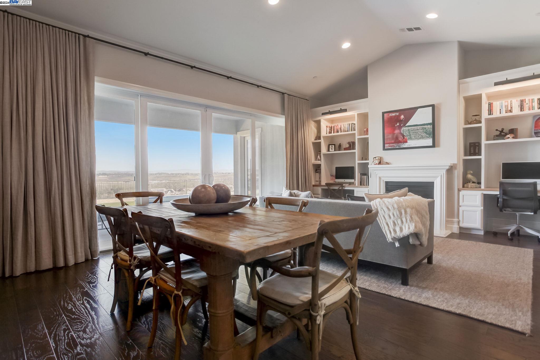 2311 Silver Oaks Ln