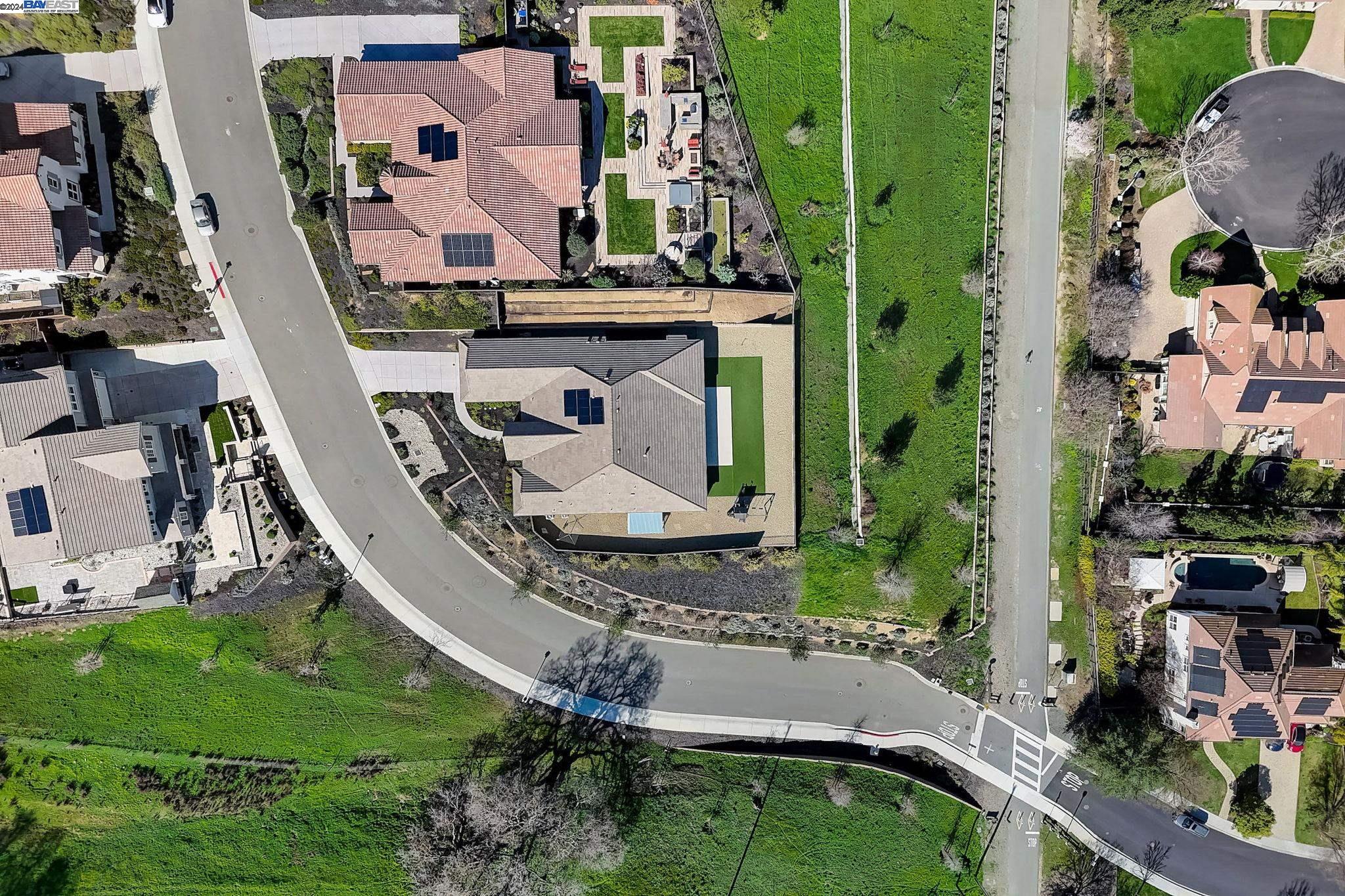 2311 Silver Oaks Ln
