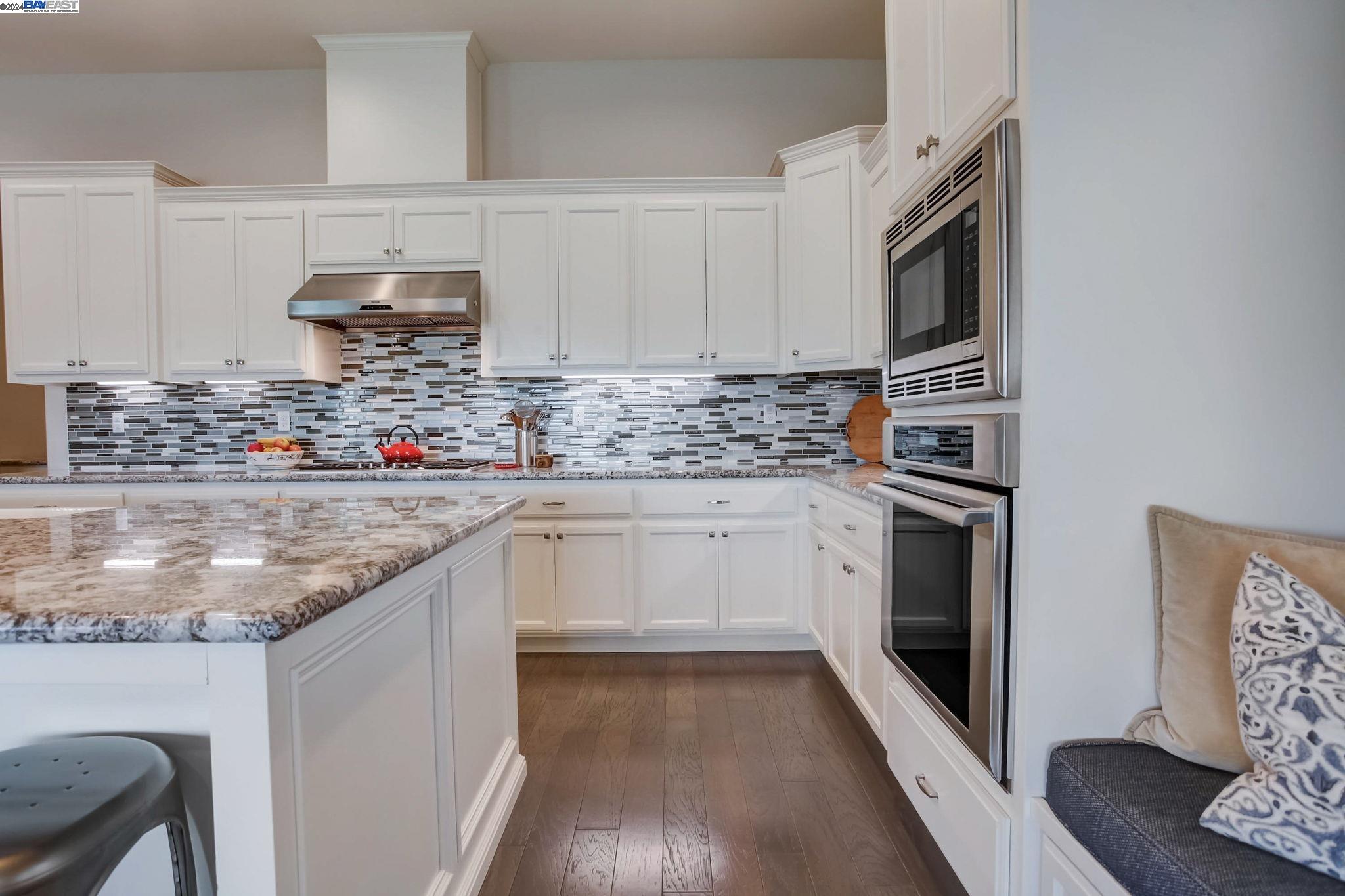 2311 Silver Oaks Ln