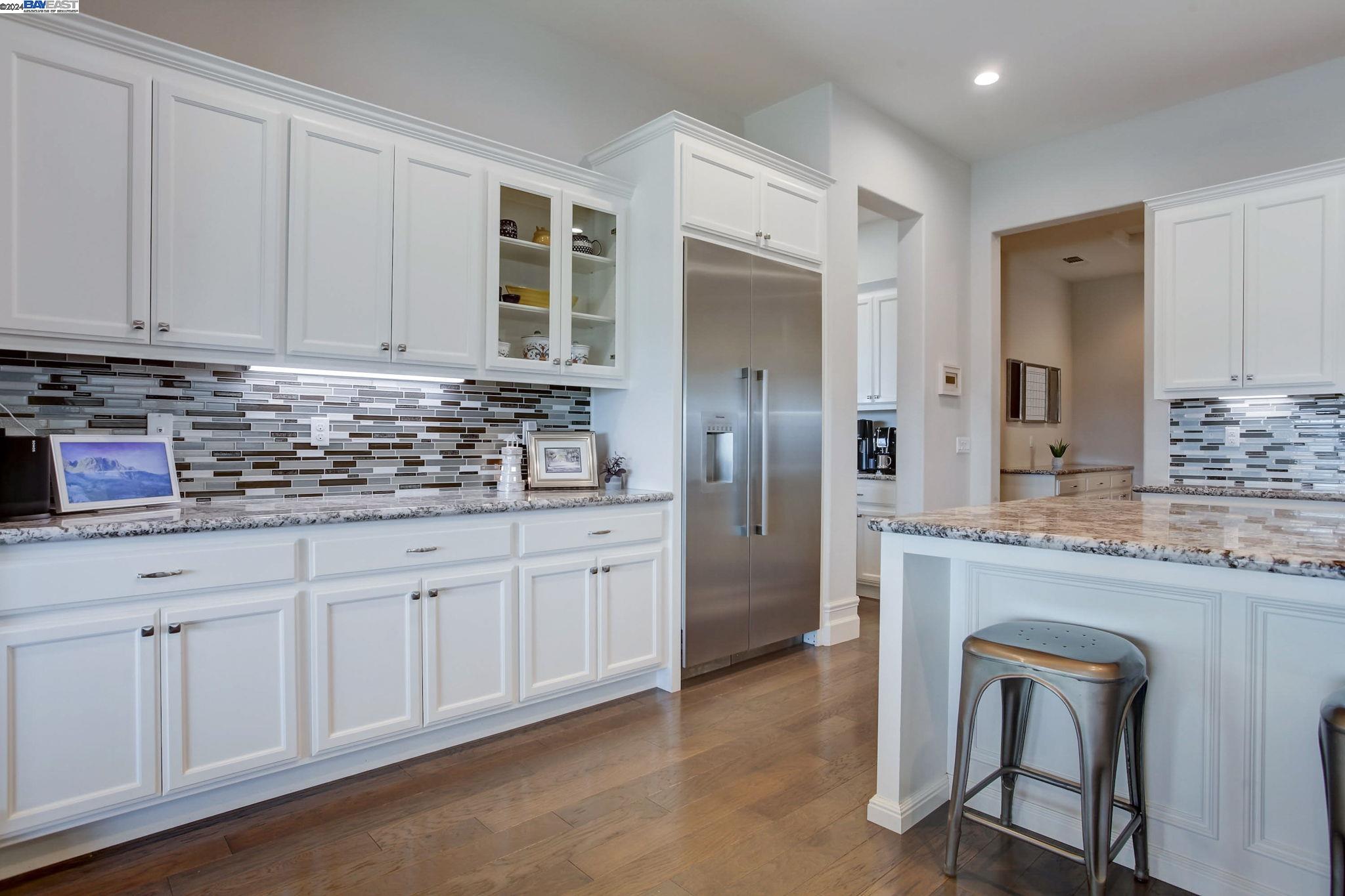 2311 Silver Oaks Ln