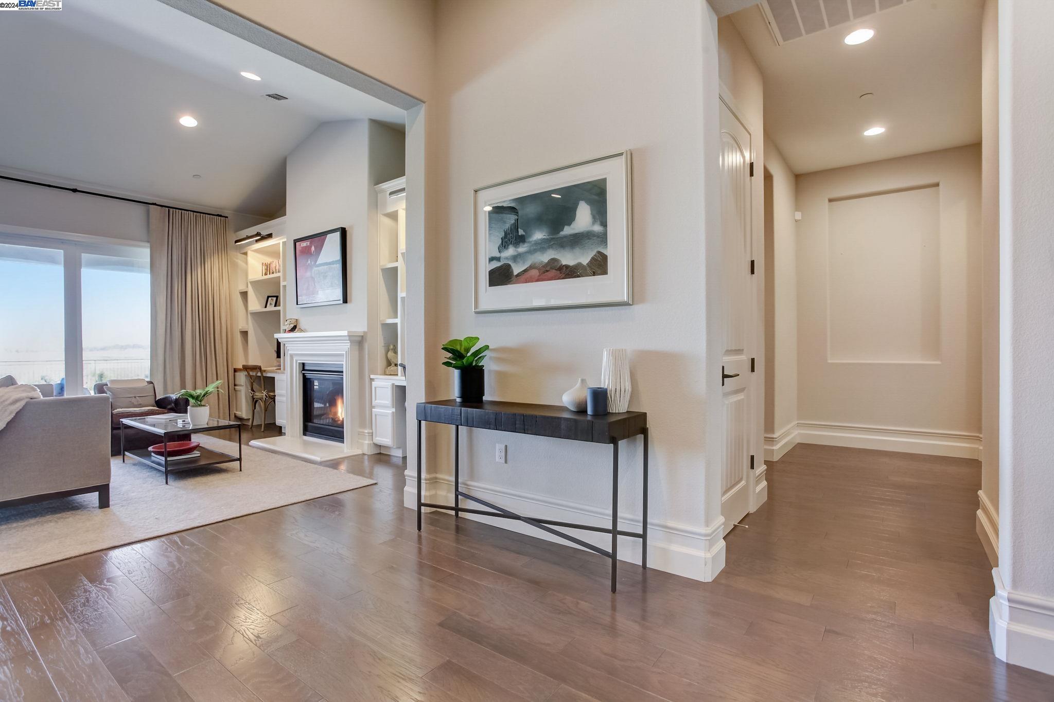 2311 Silver Oaks Ln