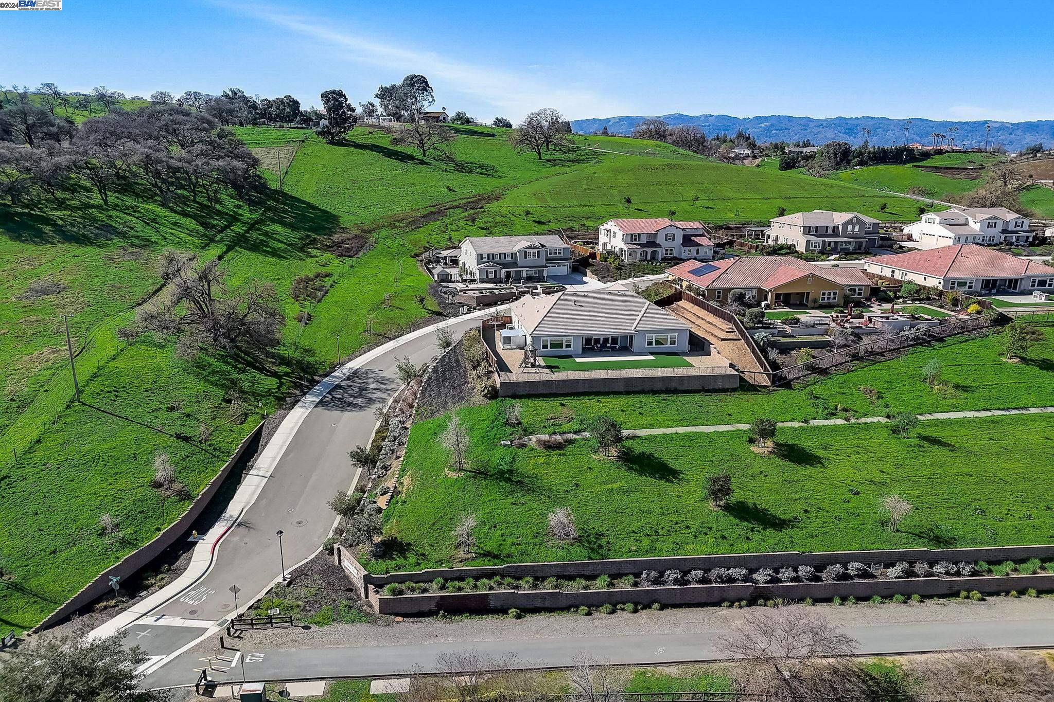 2311 Silver Oaks Ln