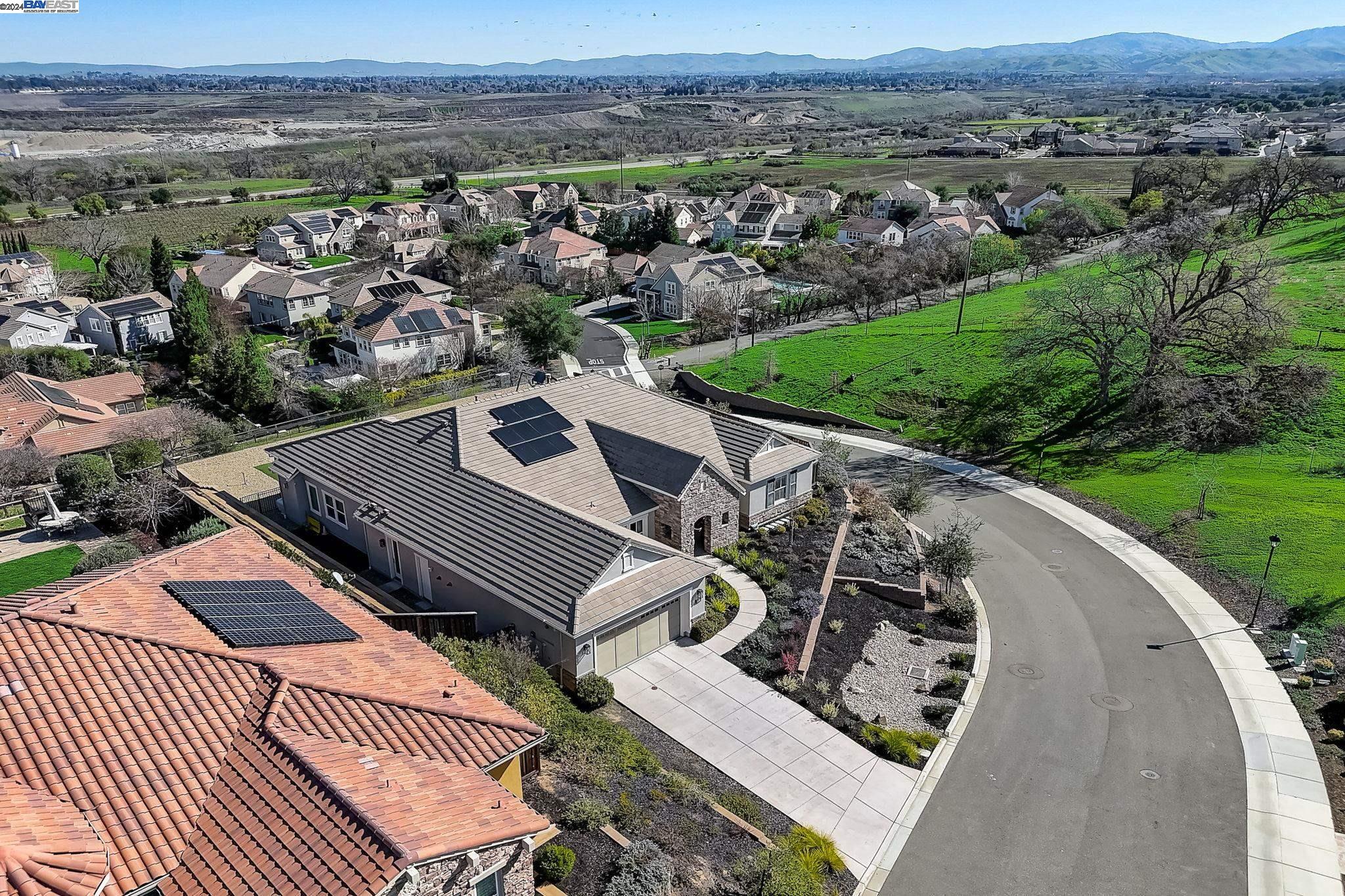 2311 Silver Oaks Ln