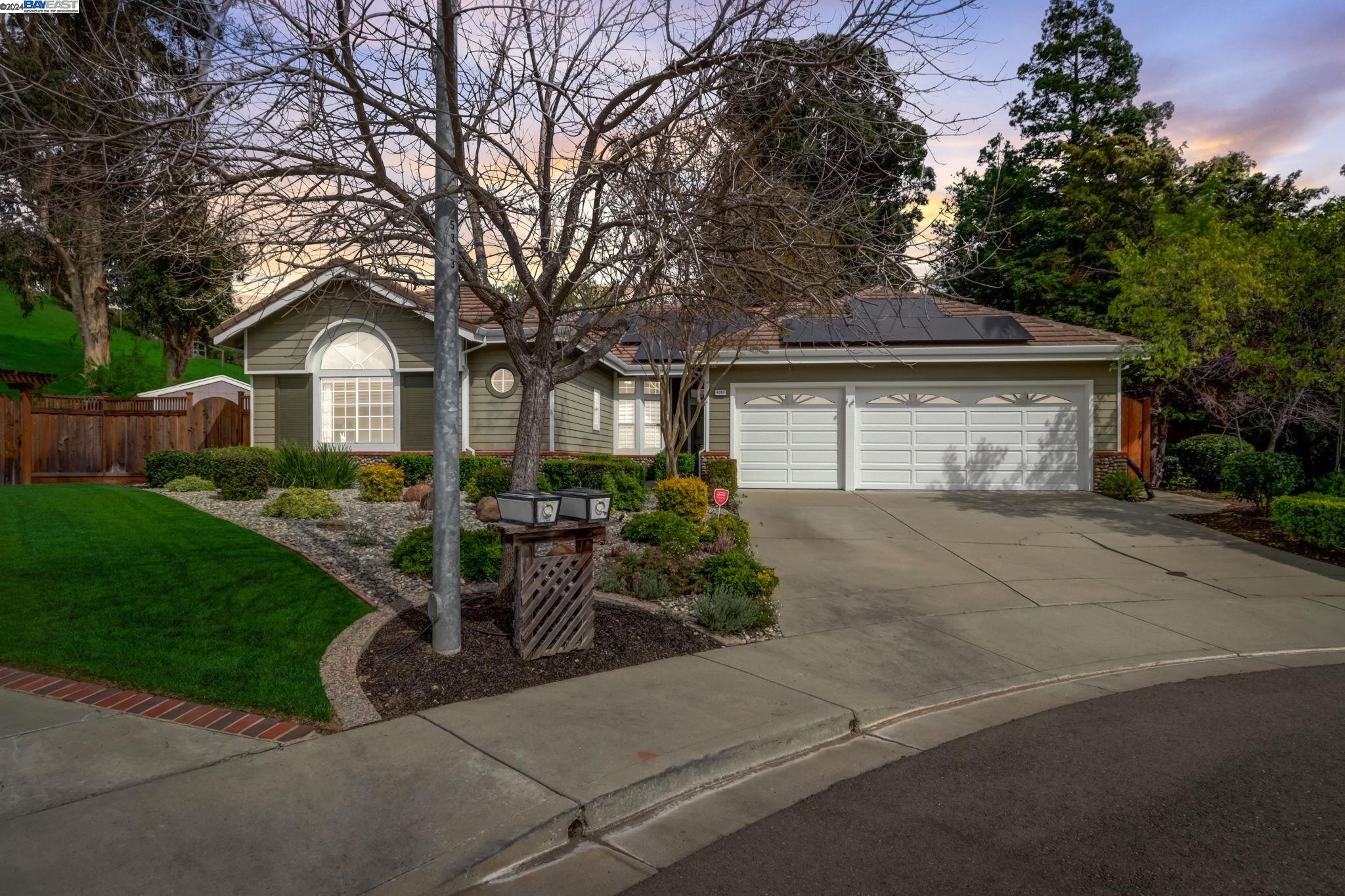 1057 Bartlett Pl