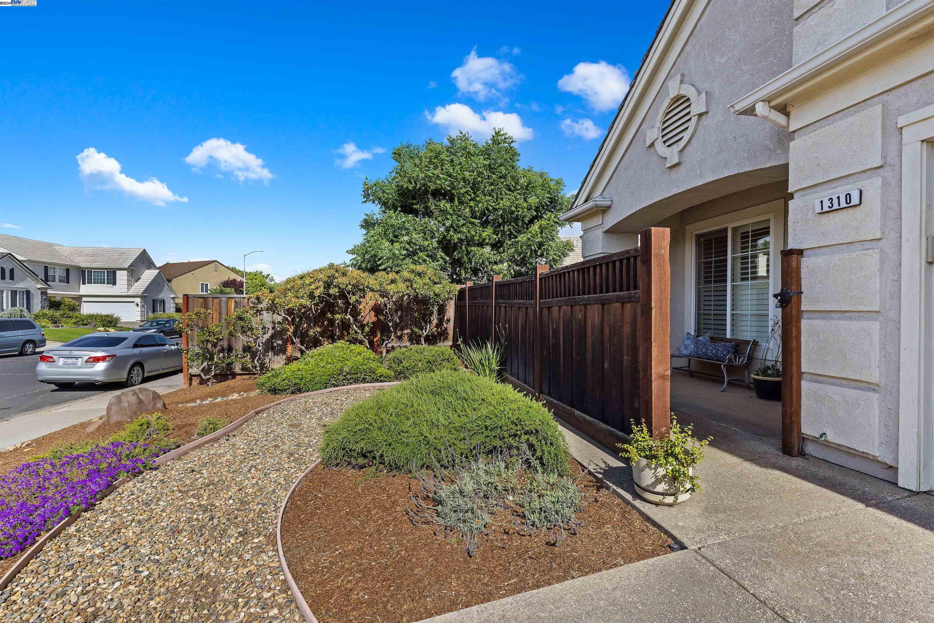 1310 STONEWOOD DR