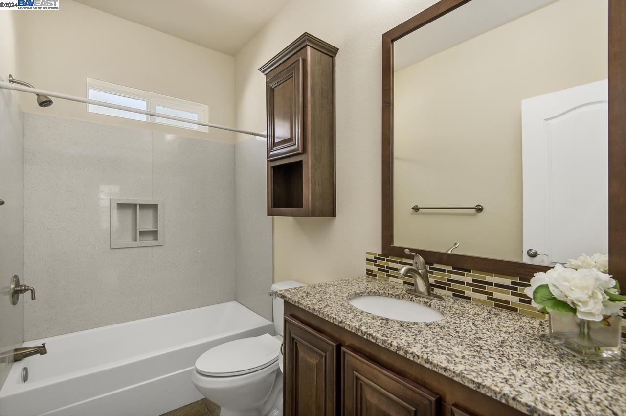 3263 Vineyard, #180 # 180