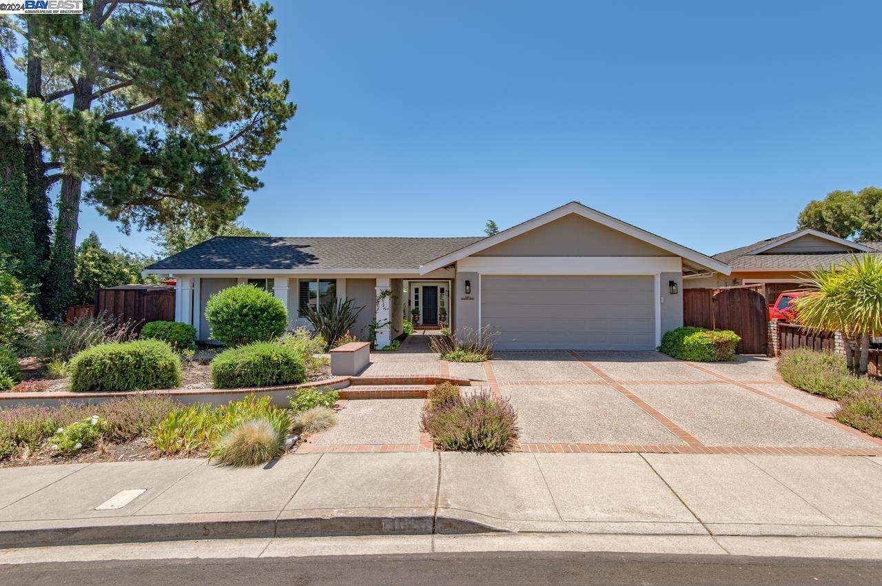 1045 Riesling Dr
