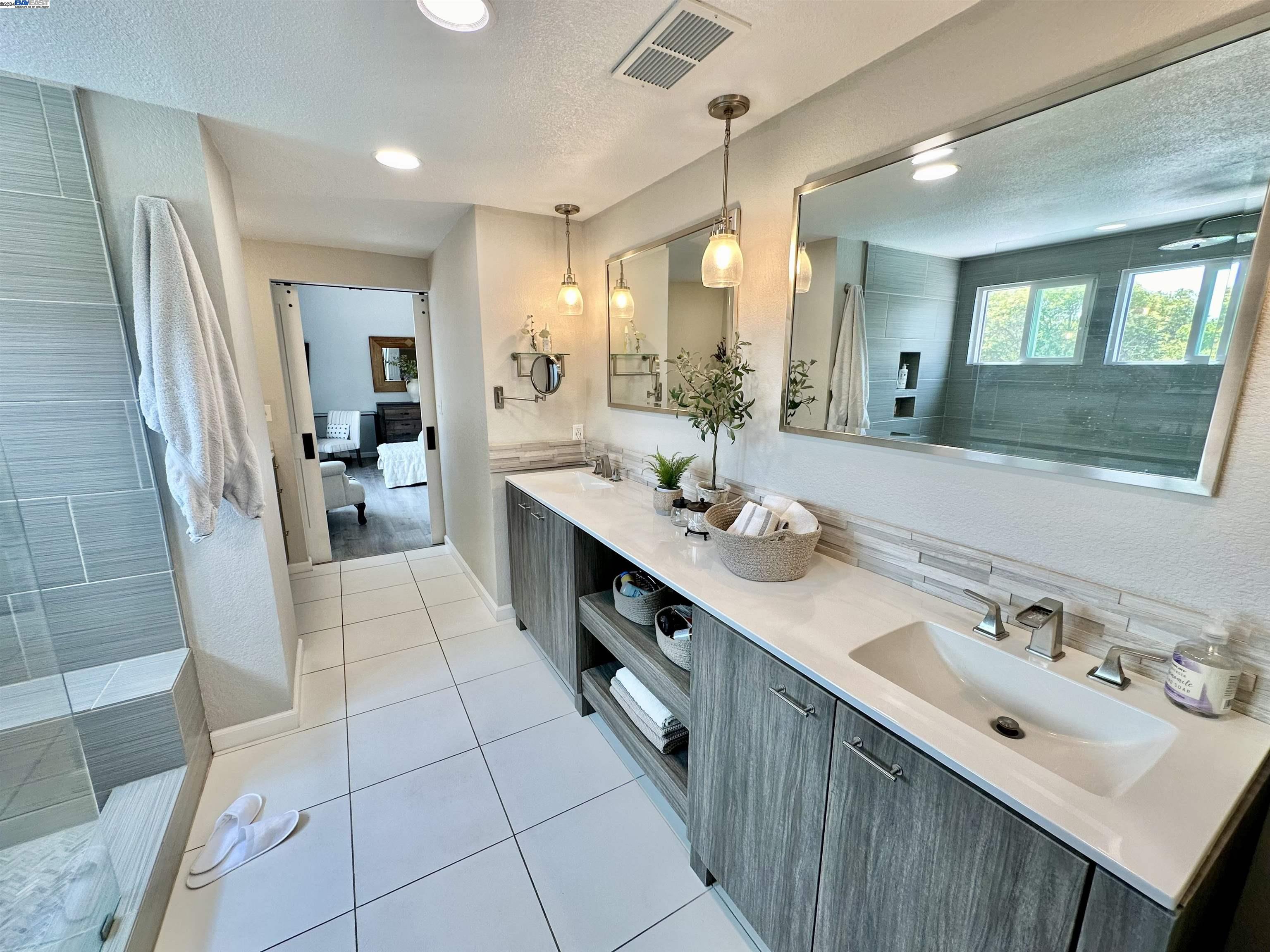 5098 Monaco Dr