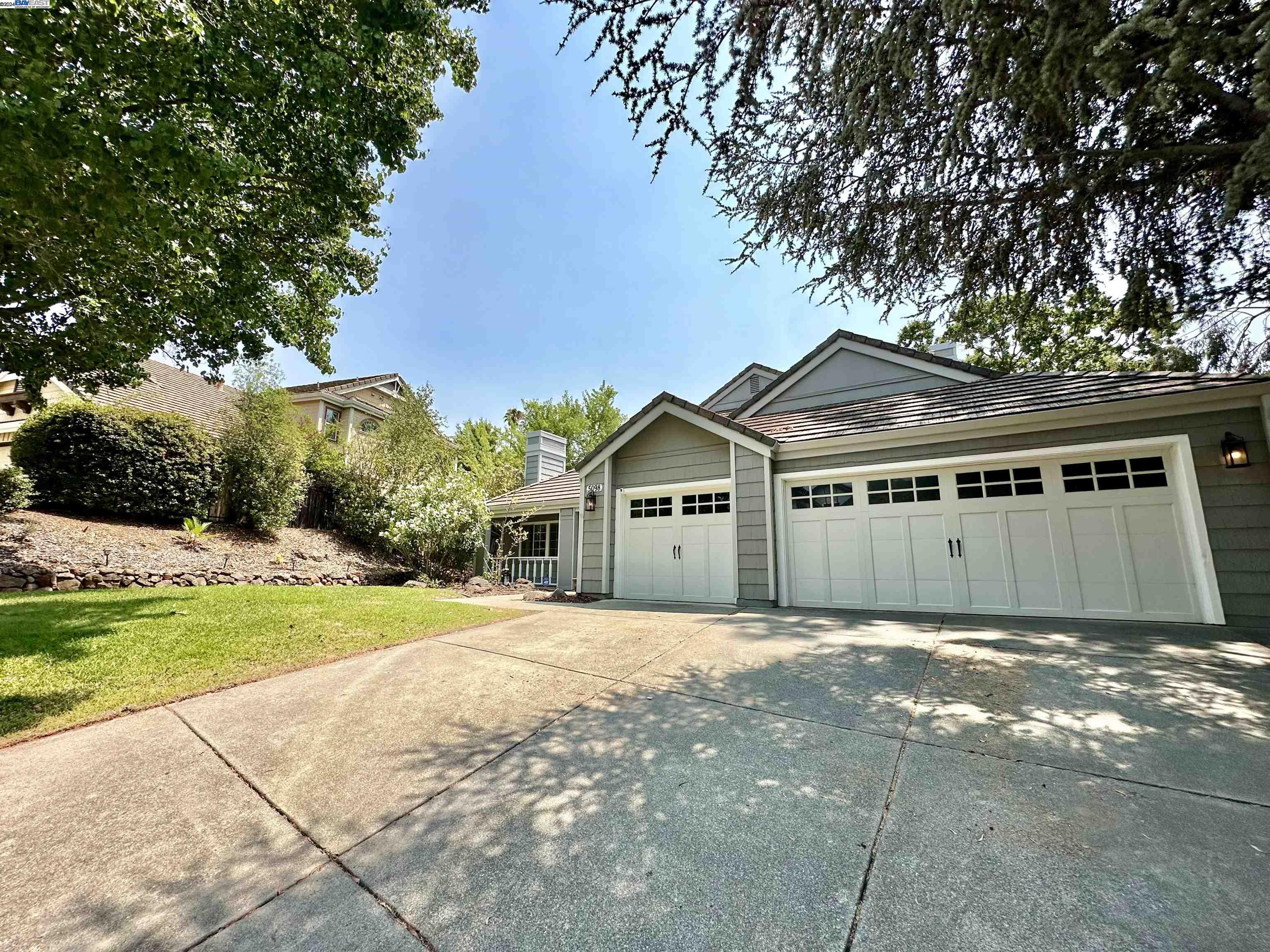 5098 Monaco Dr