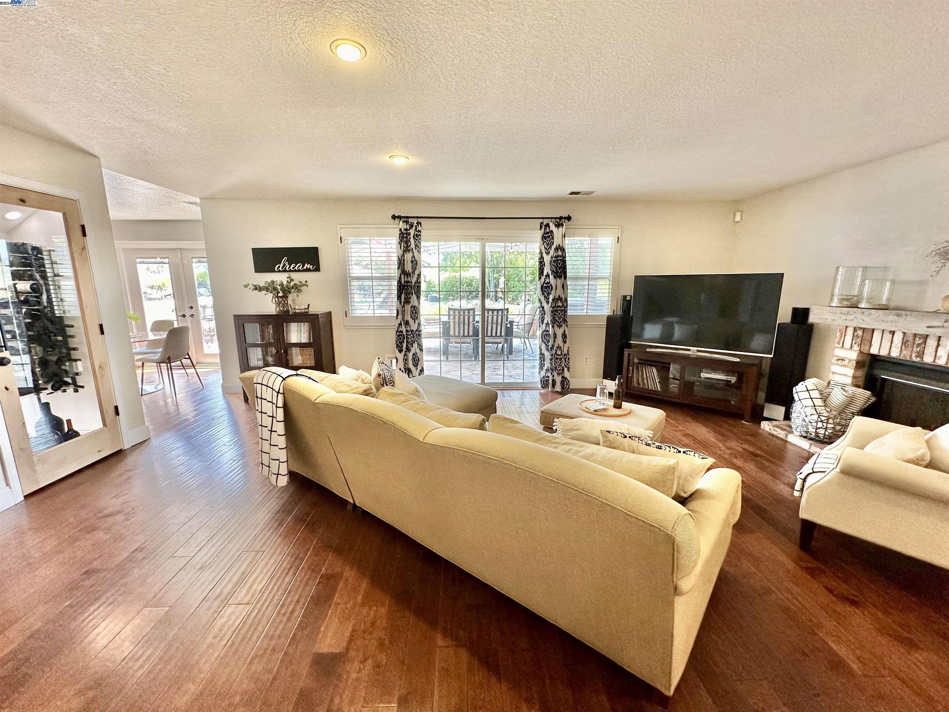 5098 Monaco Dr