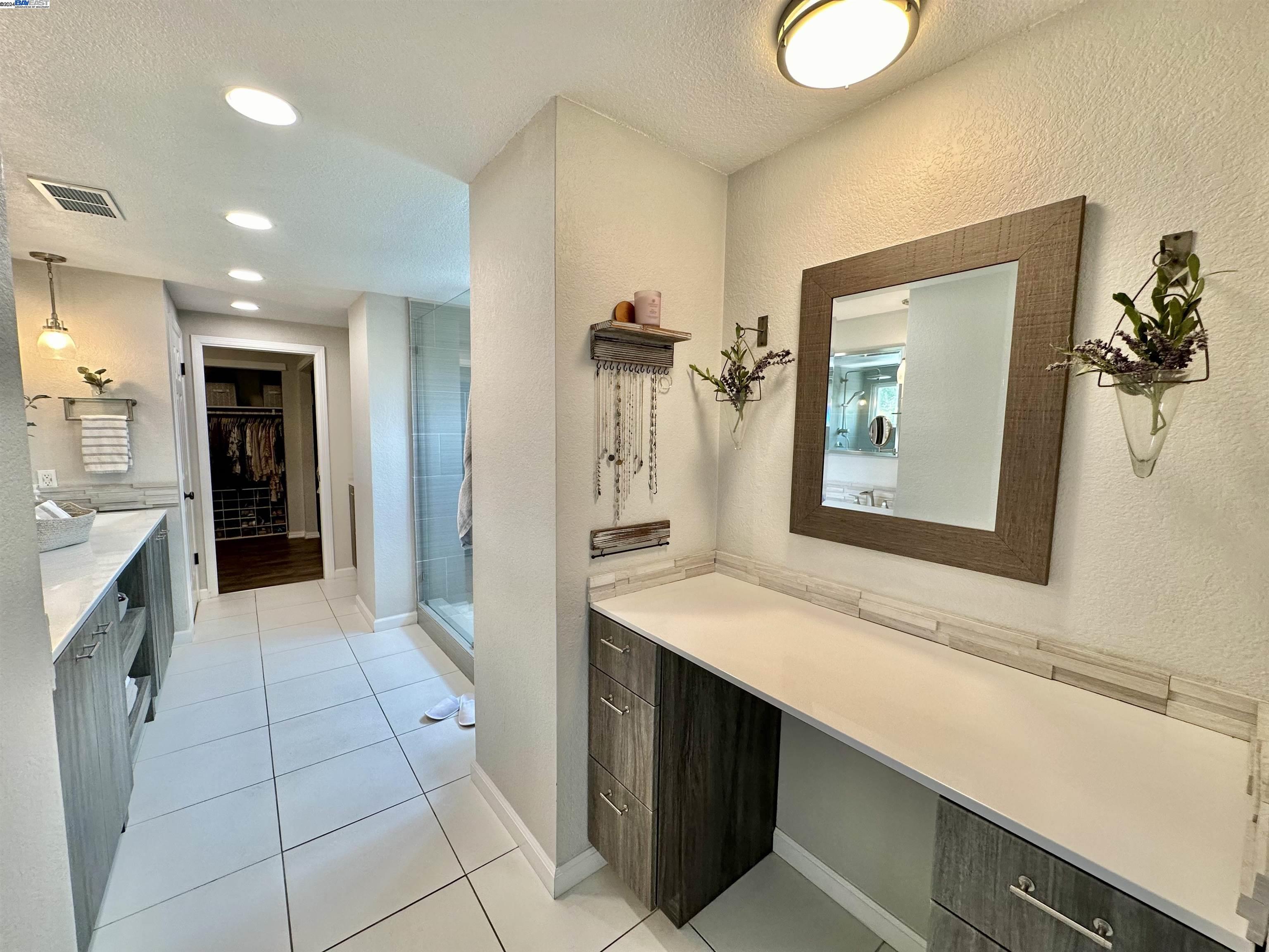 5098 Monaco Dr