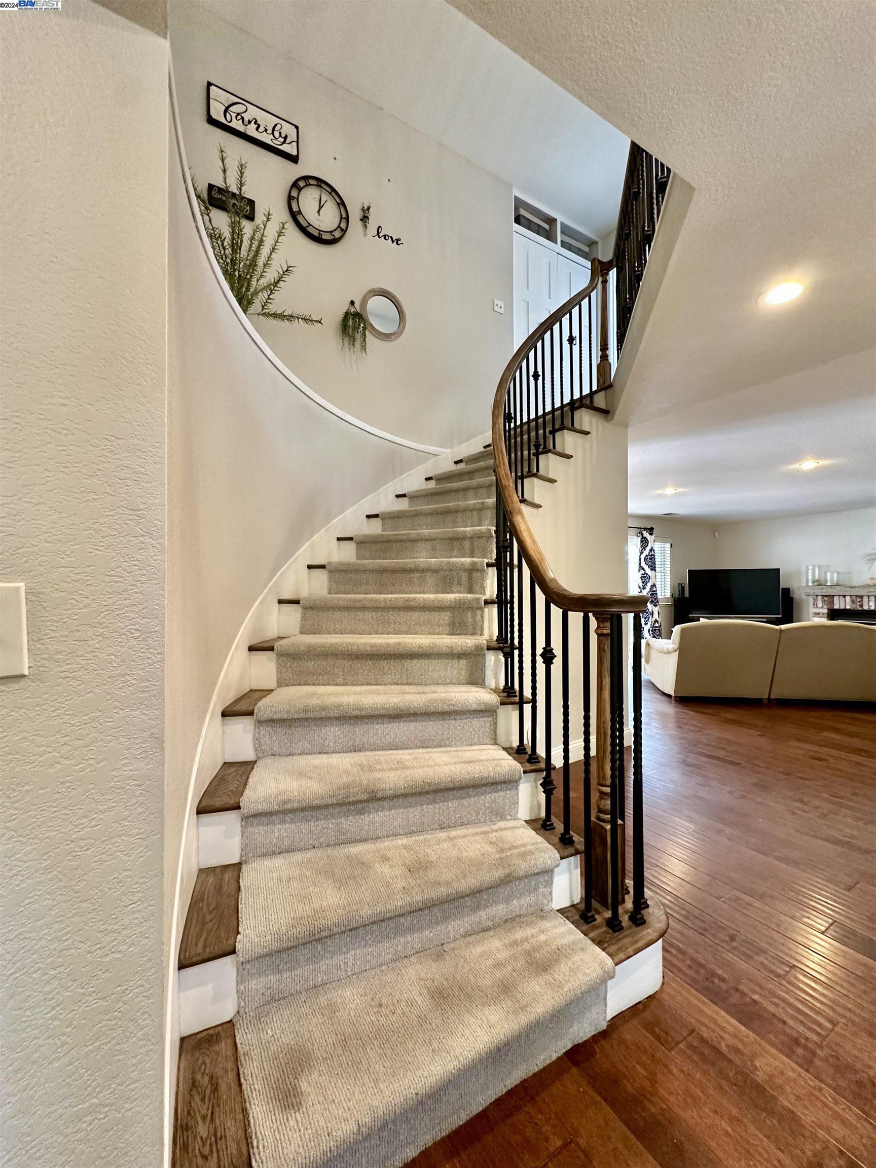 5098 Monaco Dr