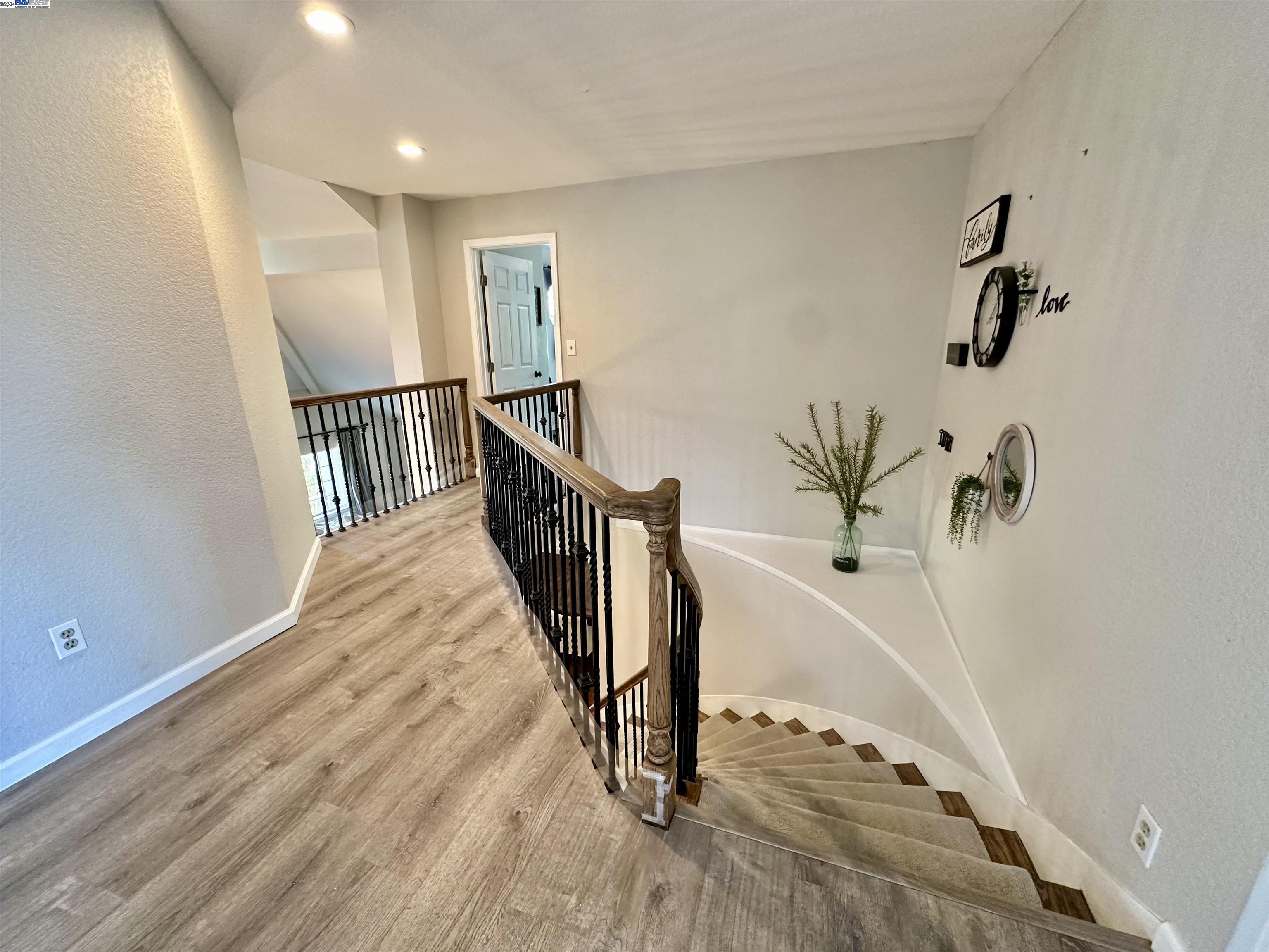5098 Monaco Dr