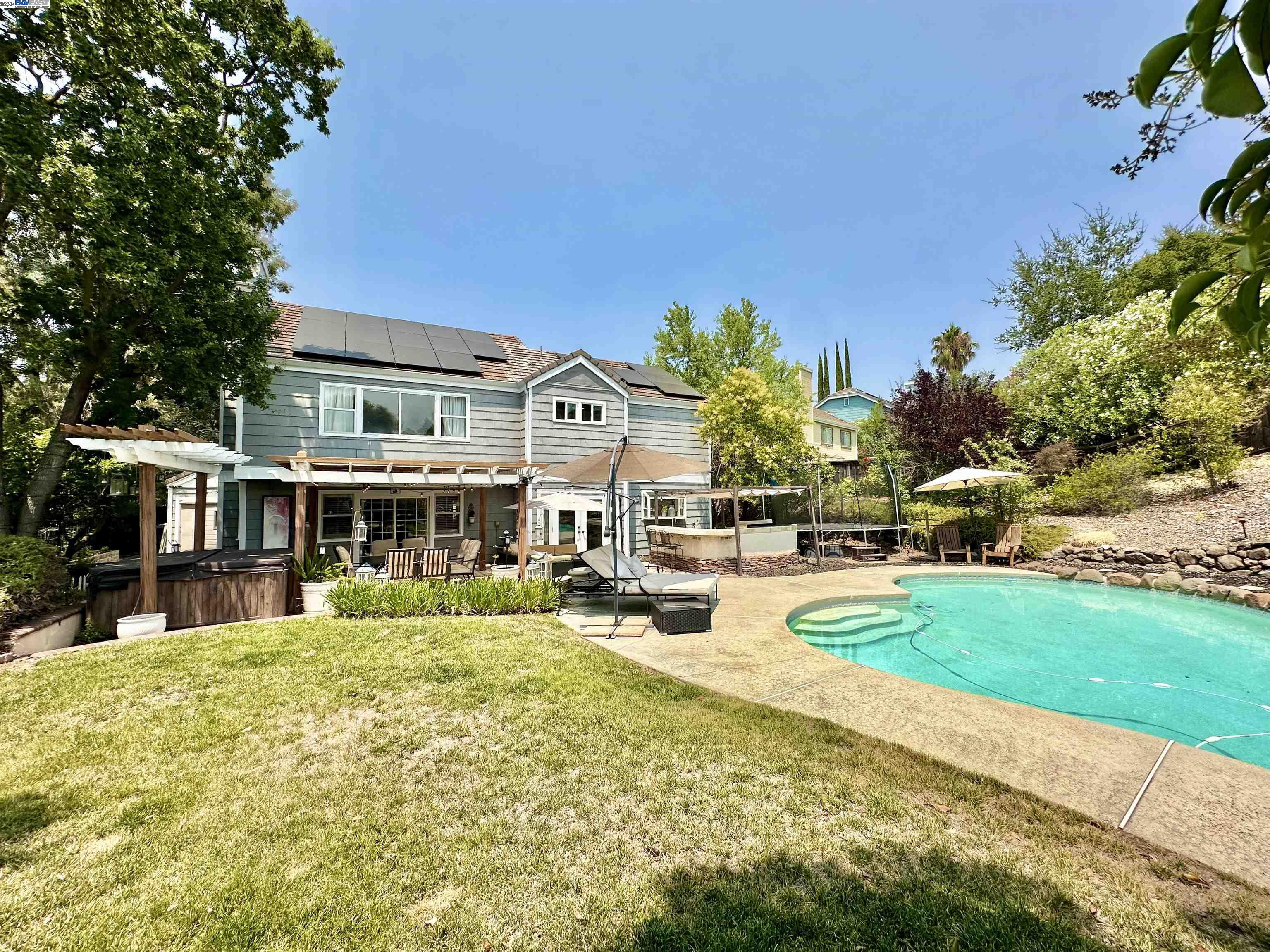 5098 Monaco Dr