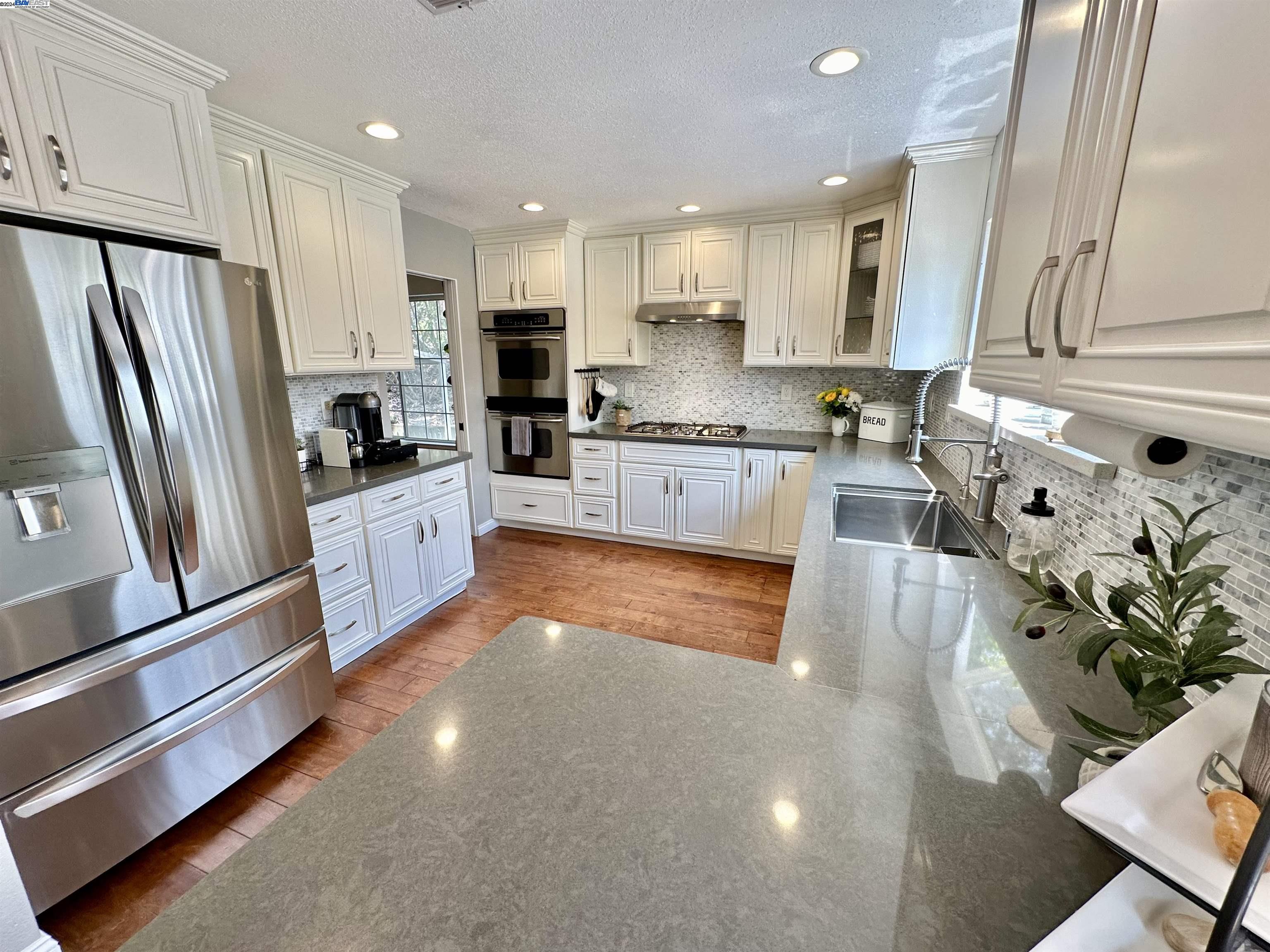 5098 Monaco Dr