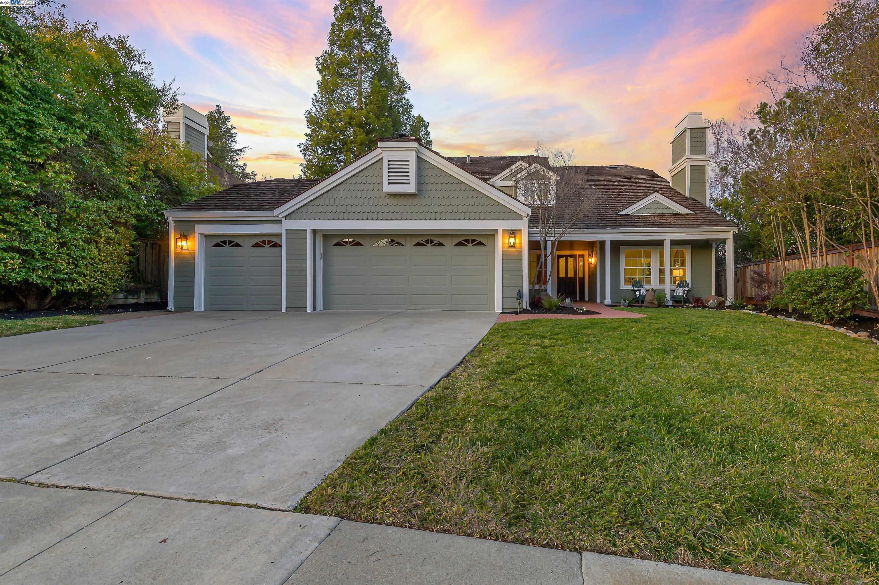 4875 Dolores Drive