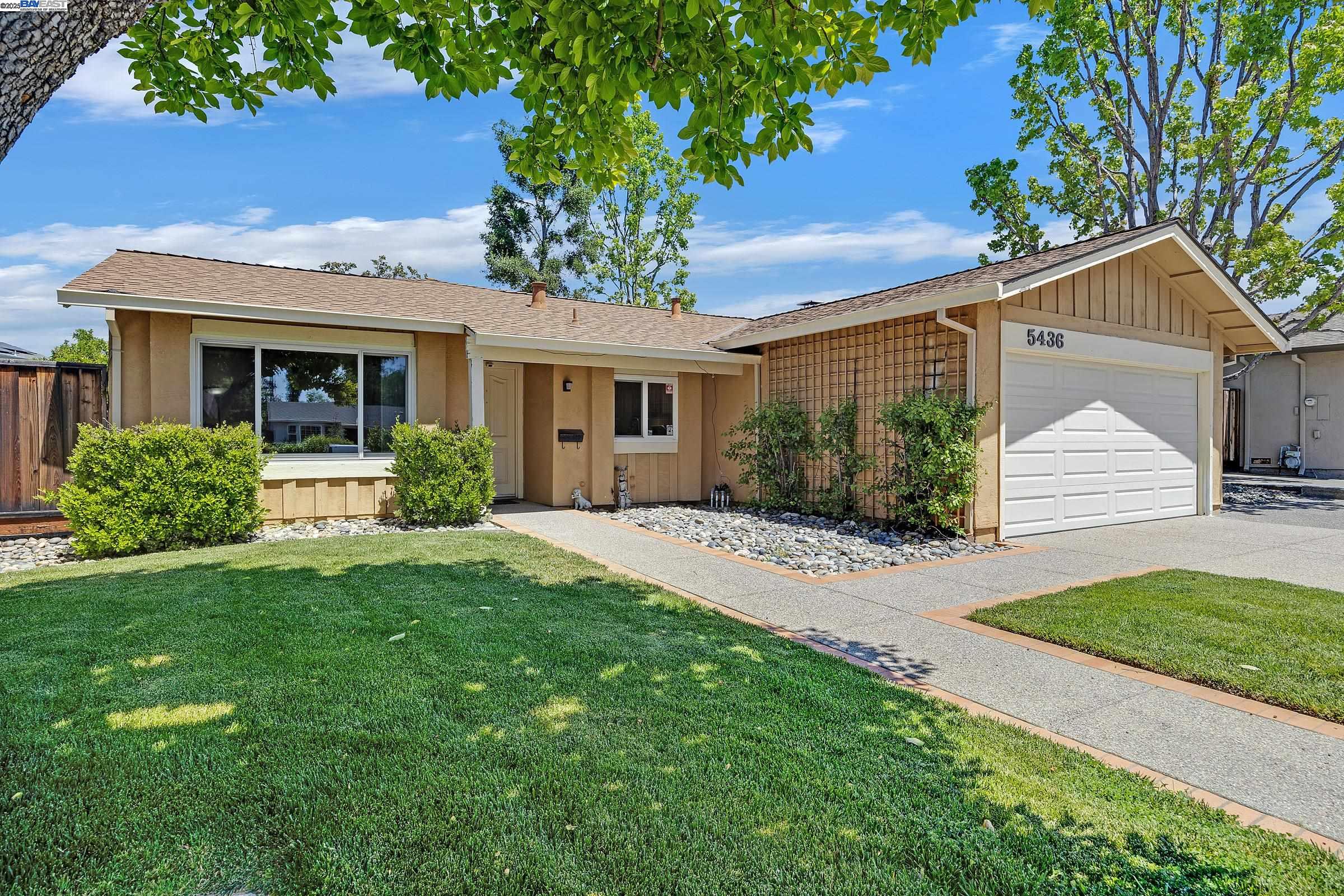 5436 Charlotte Way